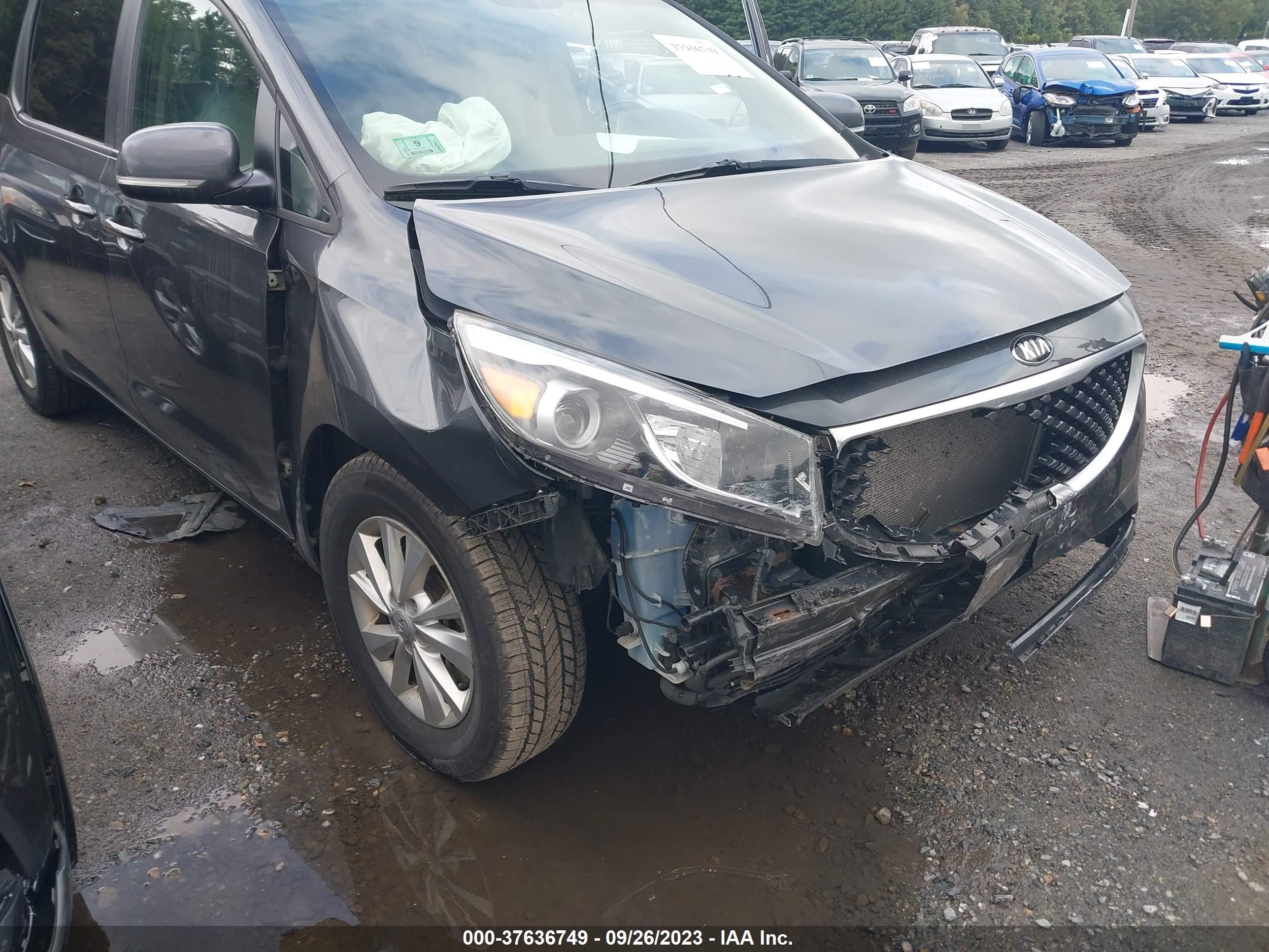 Photo 5 VIN: KNDMB5C13H6332830 - KIA SEDONA 