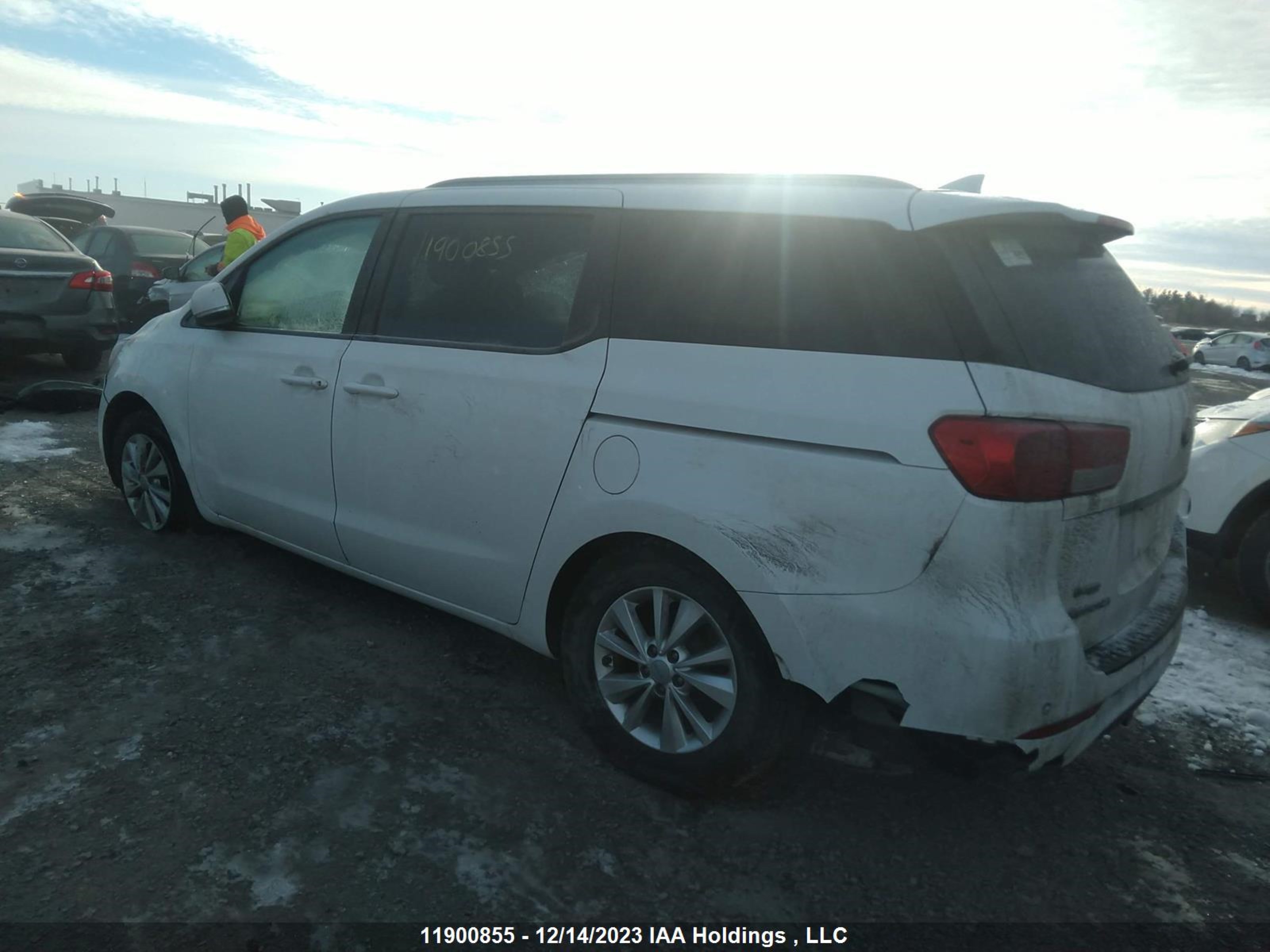 Photo 2 VIN: KNDMB5C13J6393312 - KIA SEDONA 