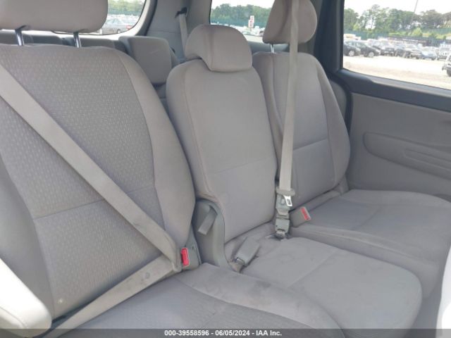 Photo 7 VIN: KNDMB5C14J6384568 - KIA SEDONA 