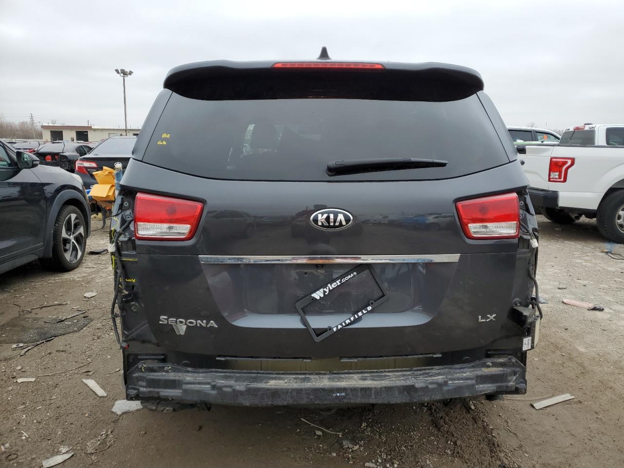 Photo 5 VIN: KNDMB5C14J6390824 - KIA SEDONA 