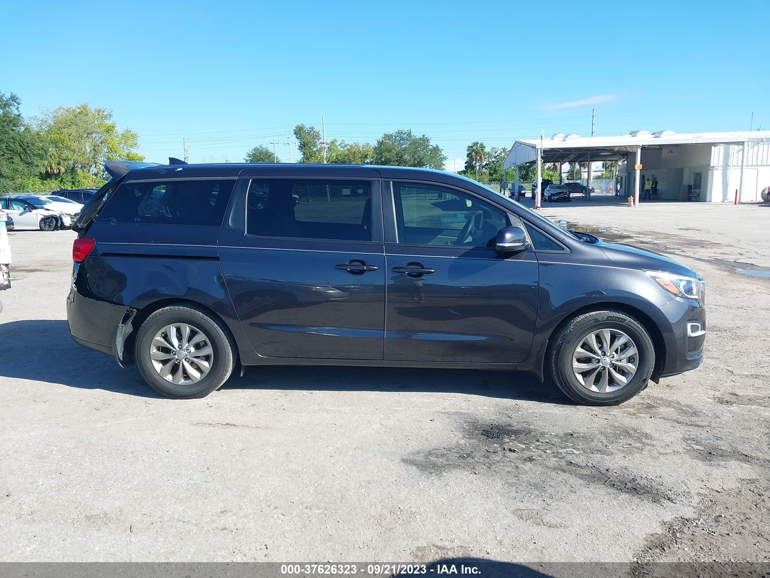 Photo 12 VIN: KNDMB5C14K6540223 - KIA SEDONA 