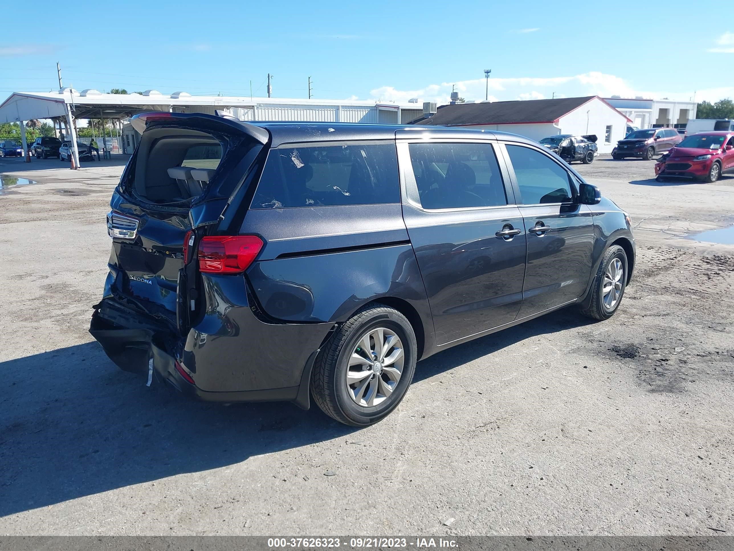 Photo 3 VIN: KNDMB5C14K6540223 - KIA SEDONA 