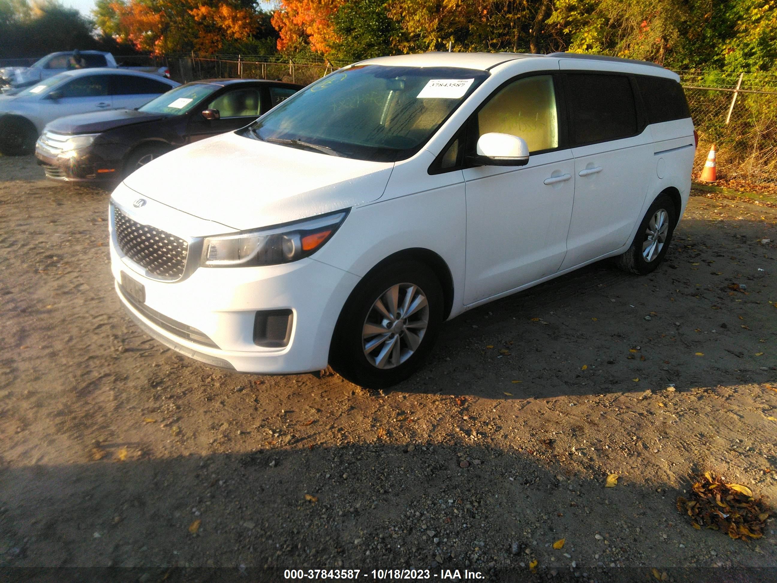 Photo 1 VIN: KNDMB5C15F6045812 - KIA SEDONA 