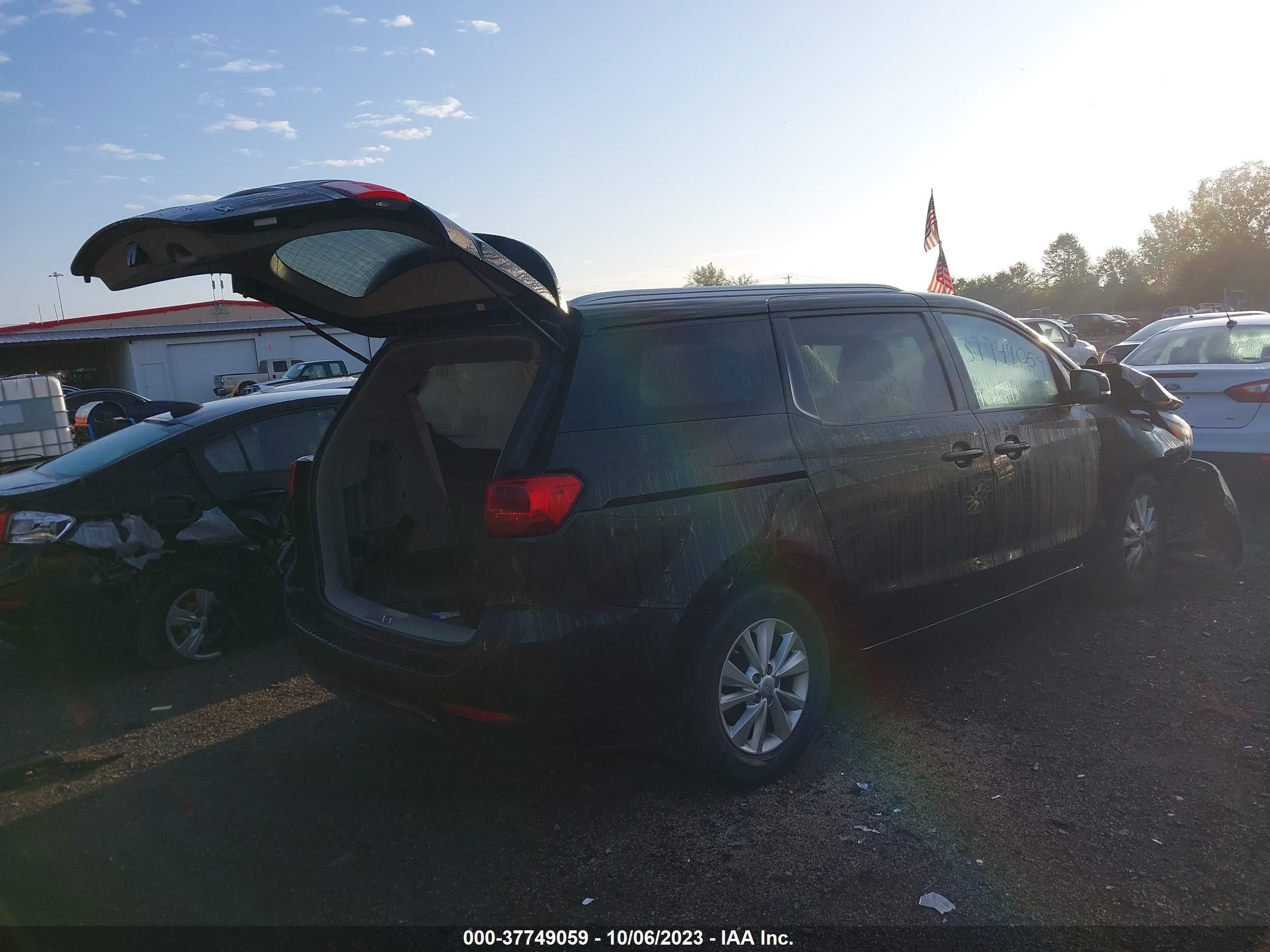 Photo 3 VIN: KNDMB5C16G6146830 - KIA SEDONA 