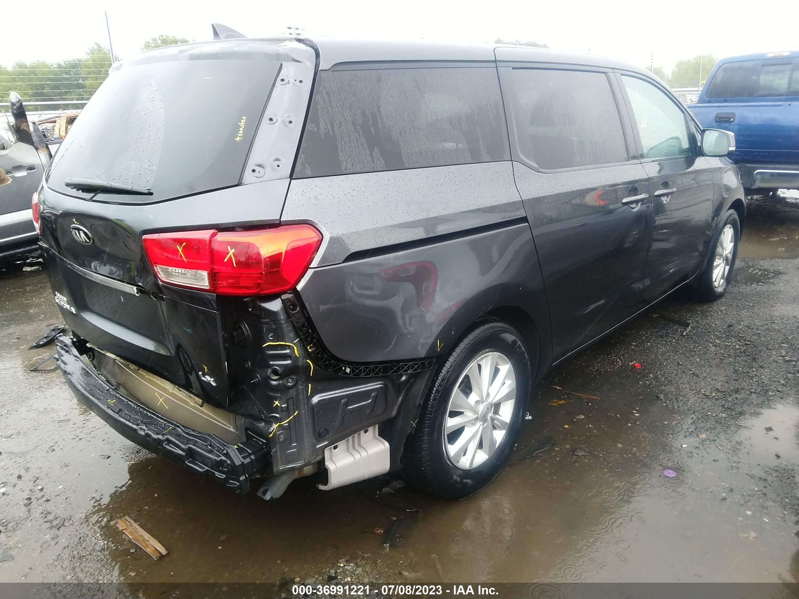 Photo 3 VIN: KNDMB5C17H6225134 - KIA SEDONA 