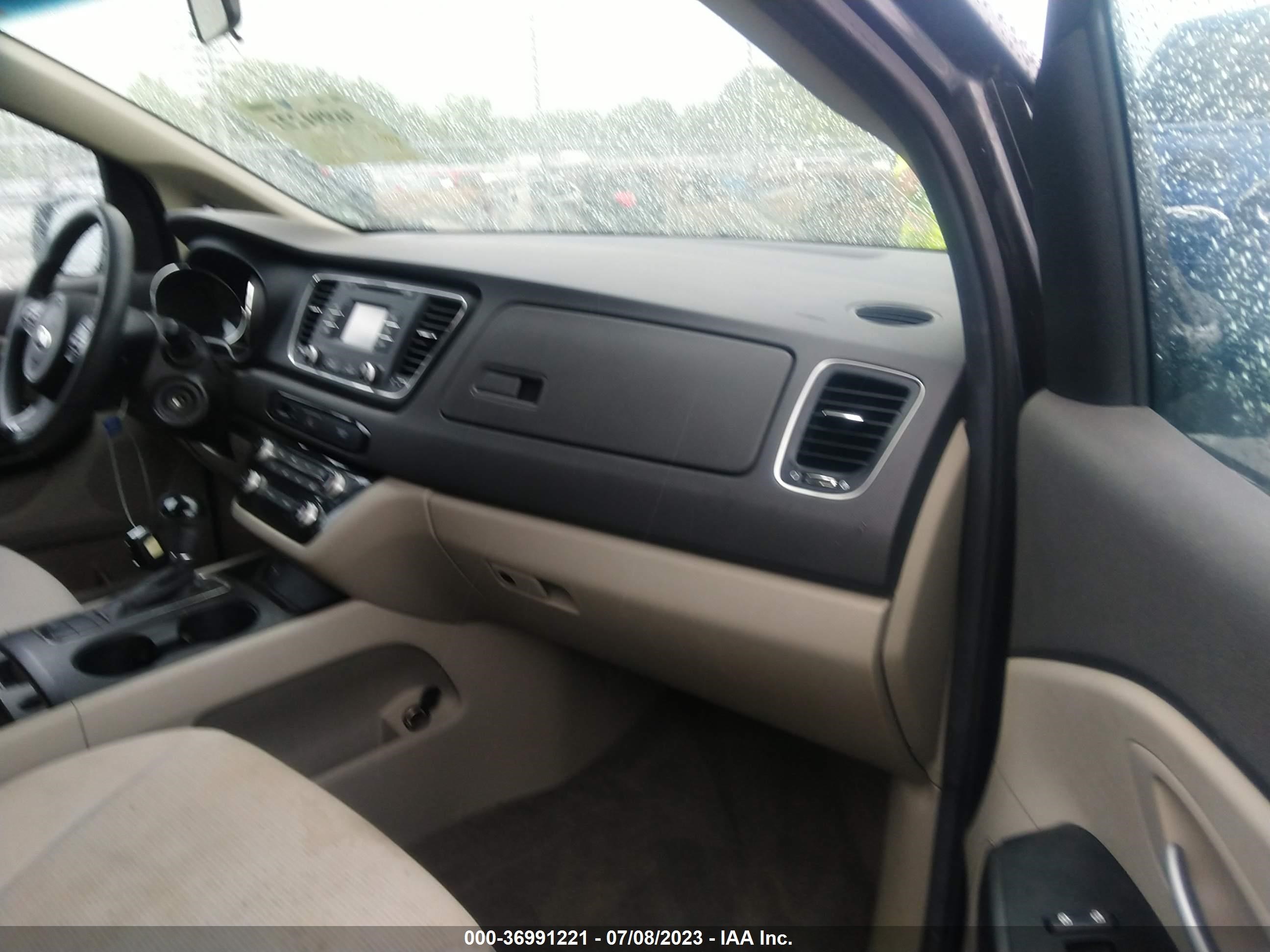 Photo 4 VIN: KNDMB5C17H6225134 - KIA SEDONA 