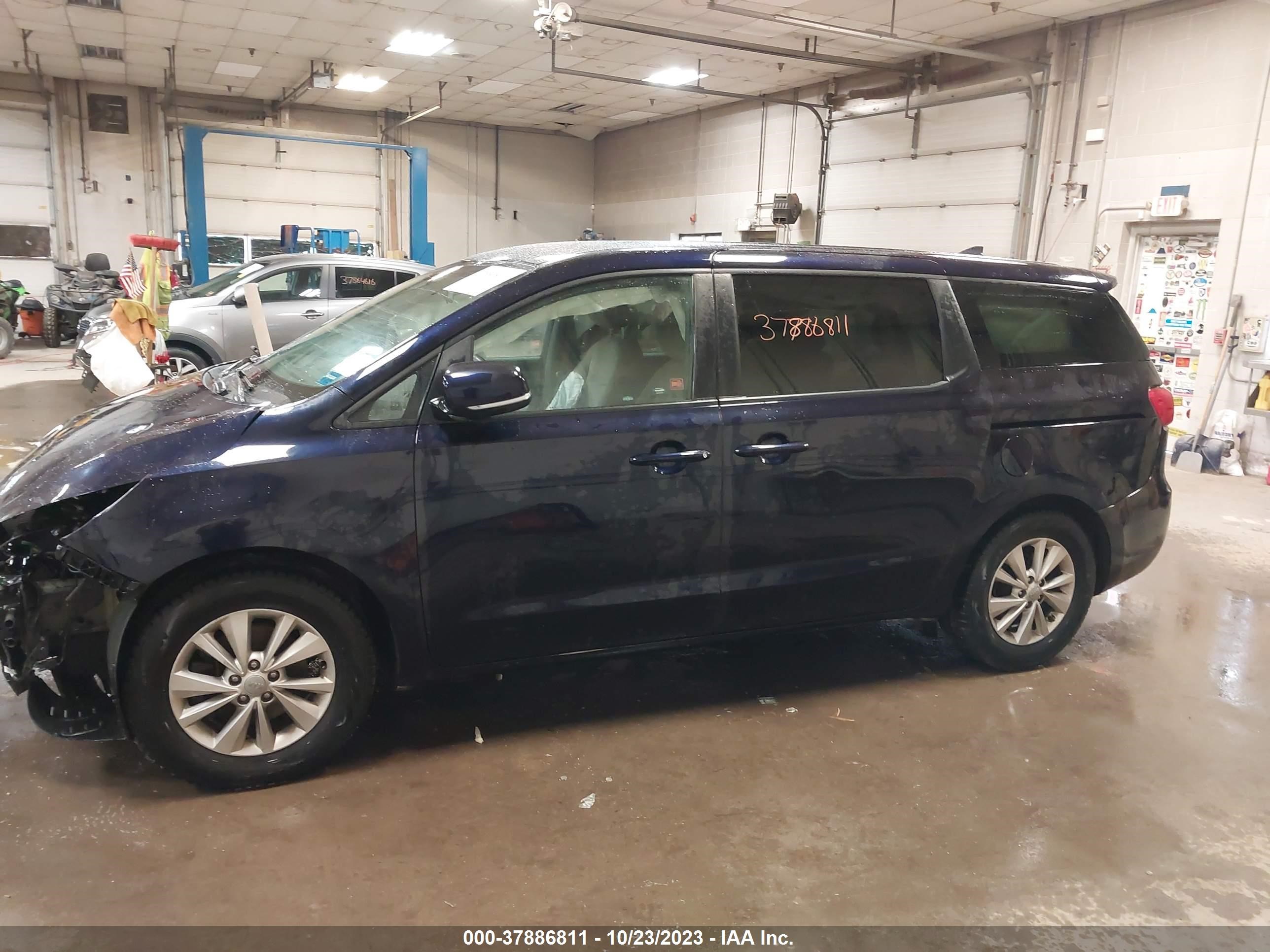 Photo 14 VIN: KNDMB5C17J6380272 - KIA SEDONA 