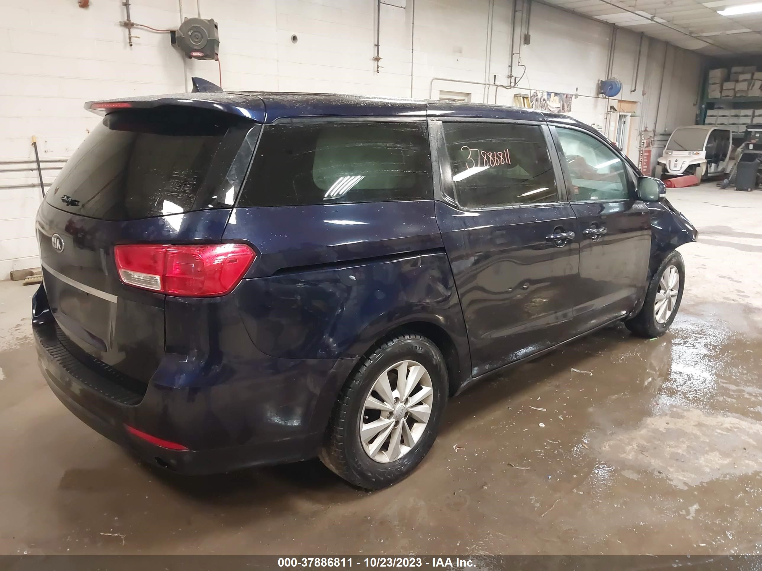 Photo 3 VIN: KNDMB5C17J6380272 - KIA SEDONA 