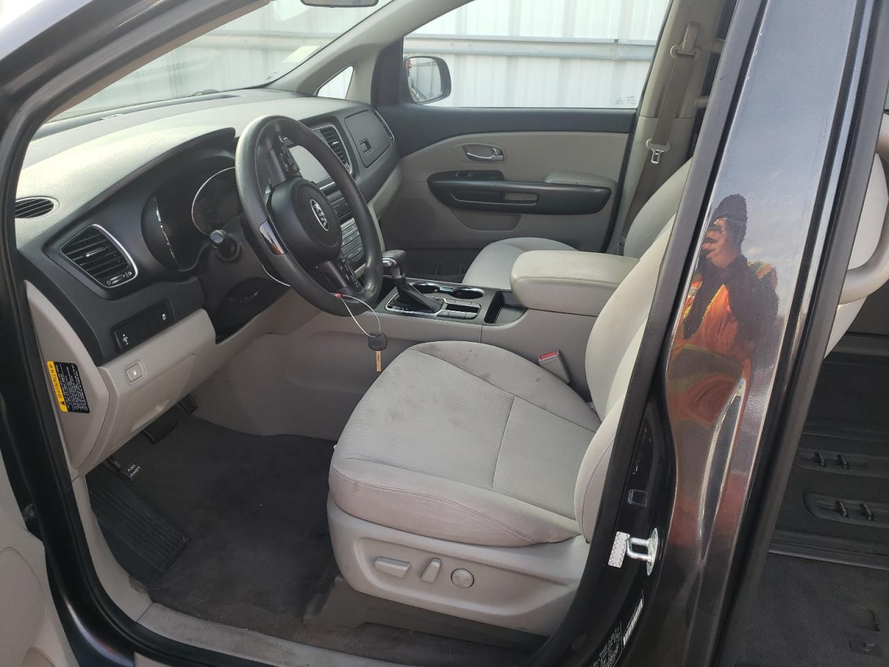 Photo 6 VIN: KNDMB5C17L6605857 - KIA SEDONA 