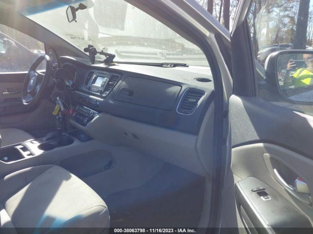 Photo 4 VIN: KNDMB5C18F6021505 - KIA SEDONA 