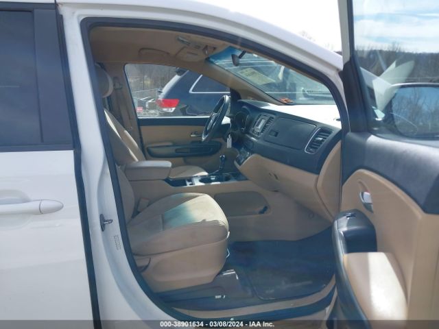 Photo 4 VIN: KNDMB5C18F6070414 - KIA SEDONA 