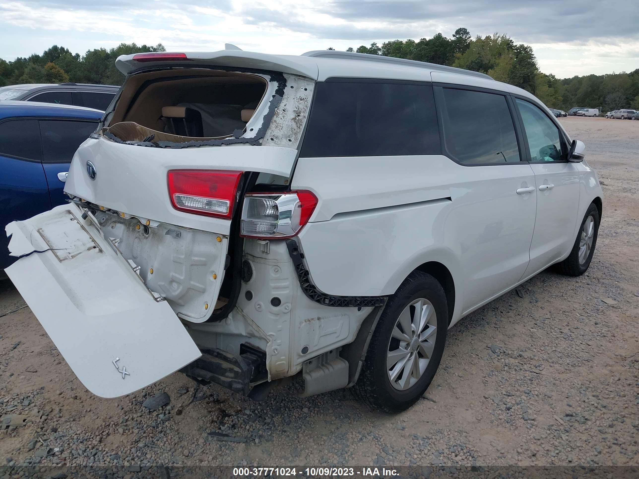 Photo 3 VIN: KNDMB5C18H6290820 - KIA SEDONA 