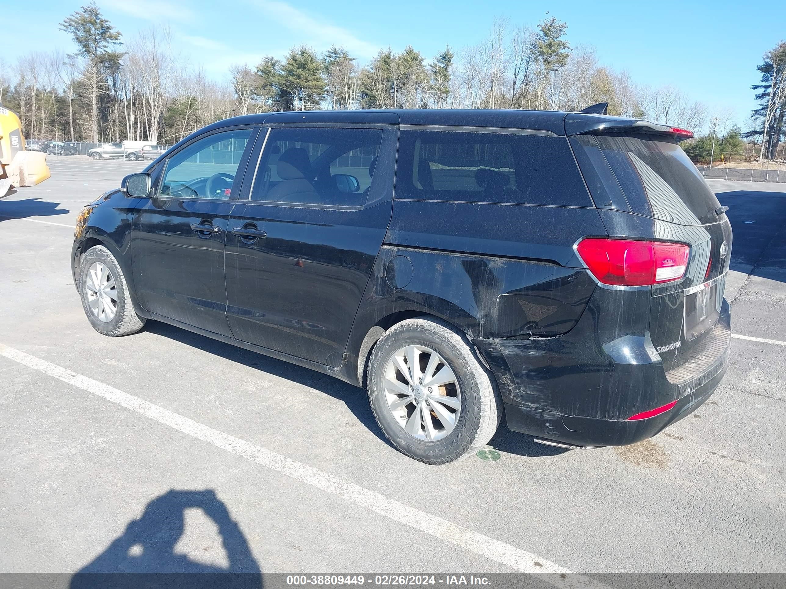 Photo 2 VIN: KNDMB5C18J6389322 - KIA SEDONA 