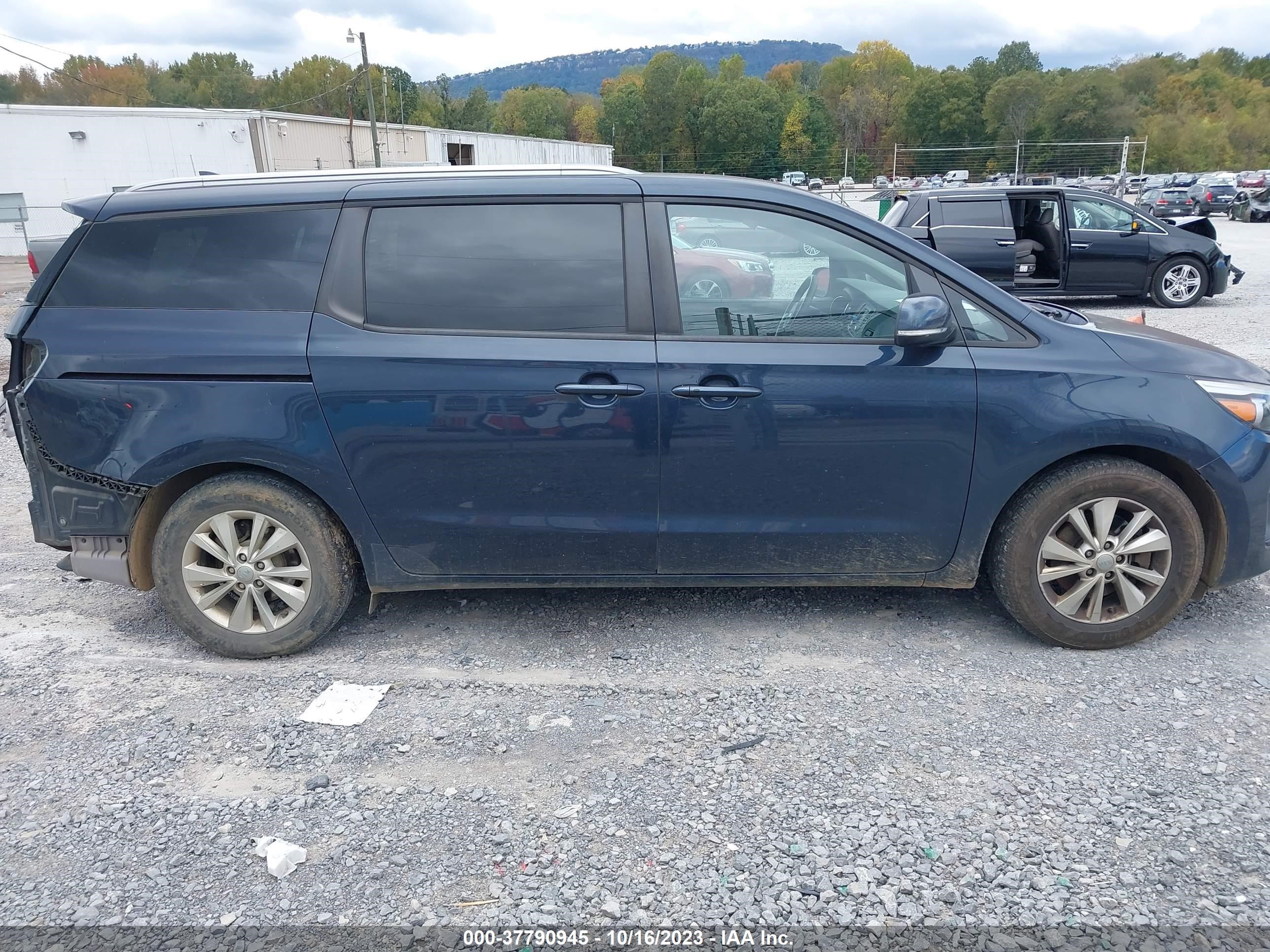 Photo 13 VIN: KNDMB5C19H6282189 - KIA SEDONA 