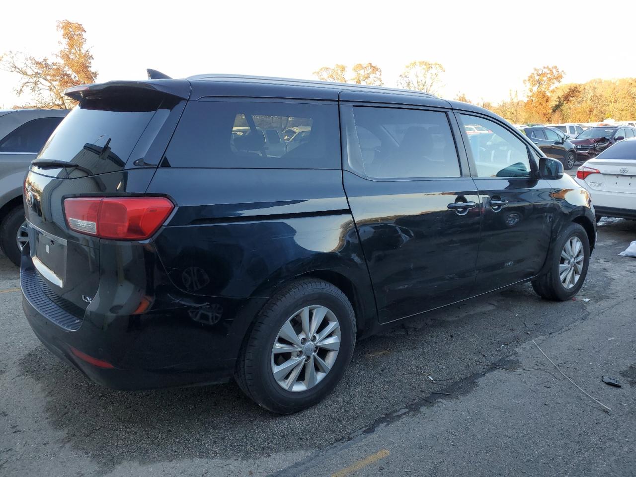 Photo 2 VIN: KNDMB5C1XG6082680 - KIA SEDONA 