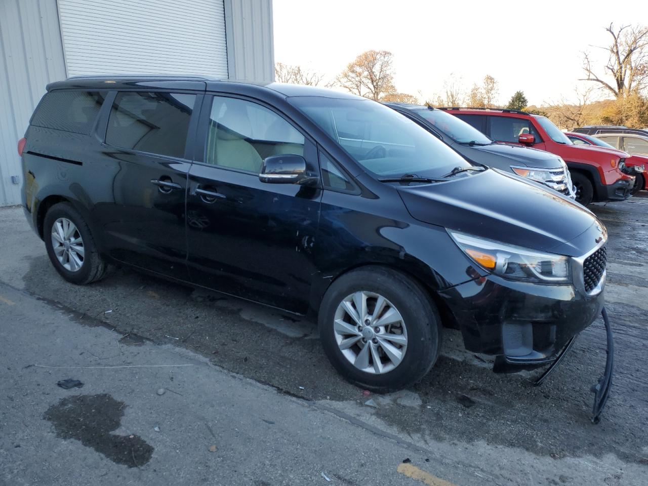 Photo 3 VIN: KNDMB5C1XG6082680 - KIA SEDONA 