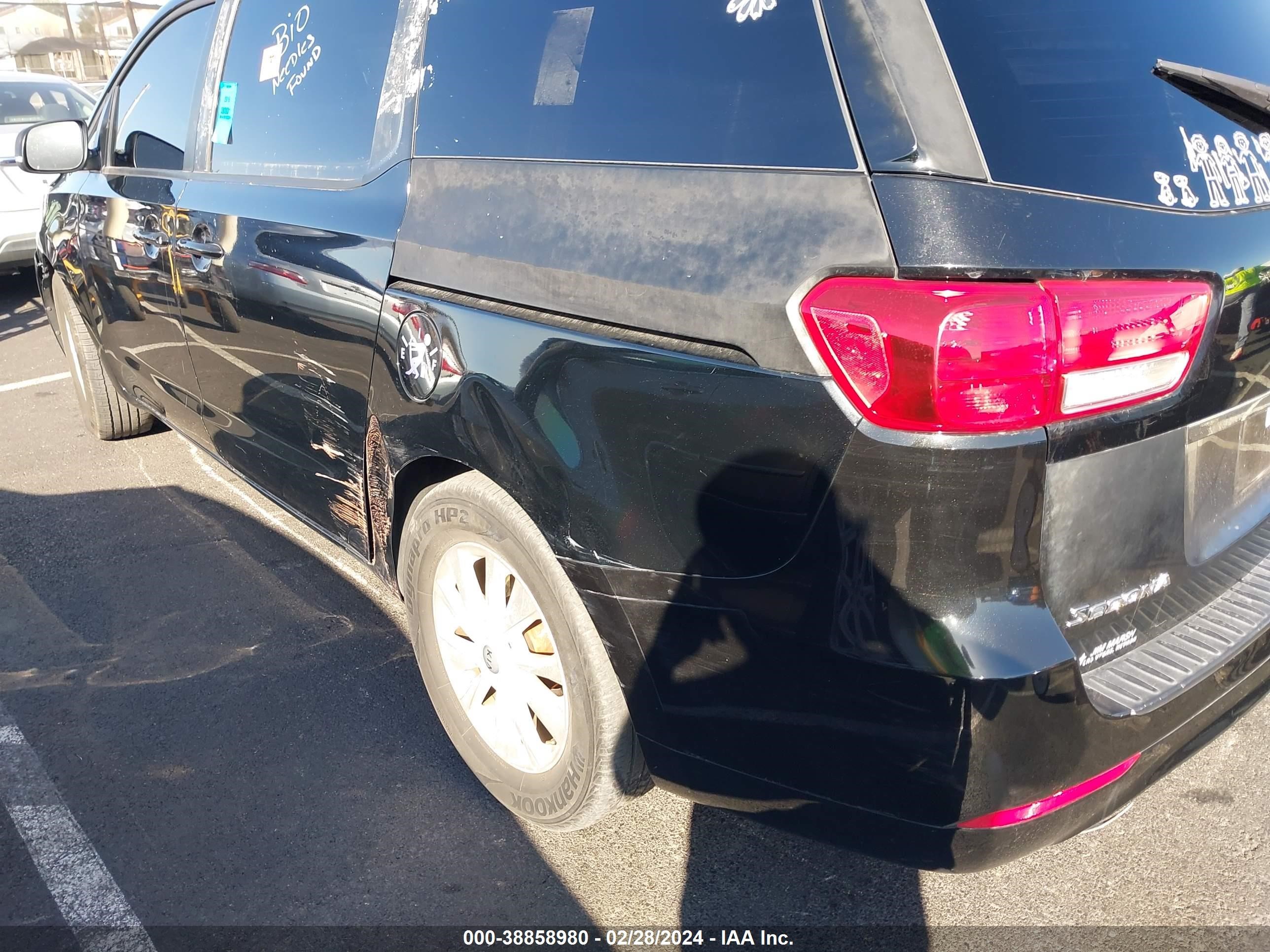 Photo 12 VIN: KNDMB5C1XG6142652 - KIA SEDONA 