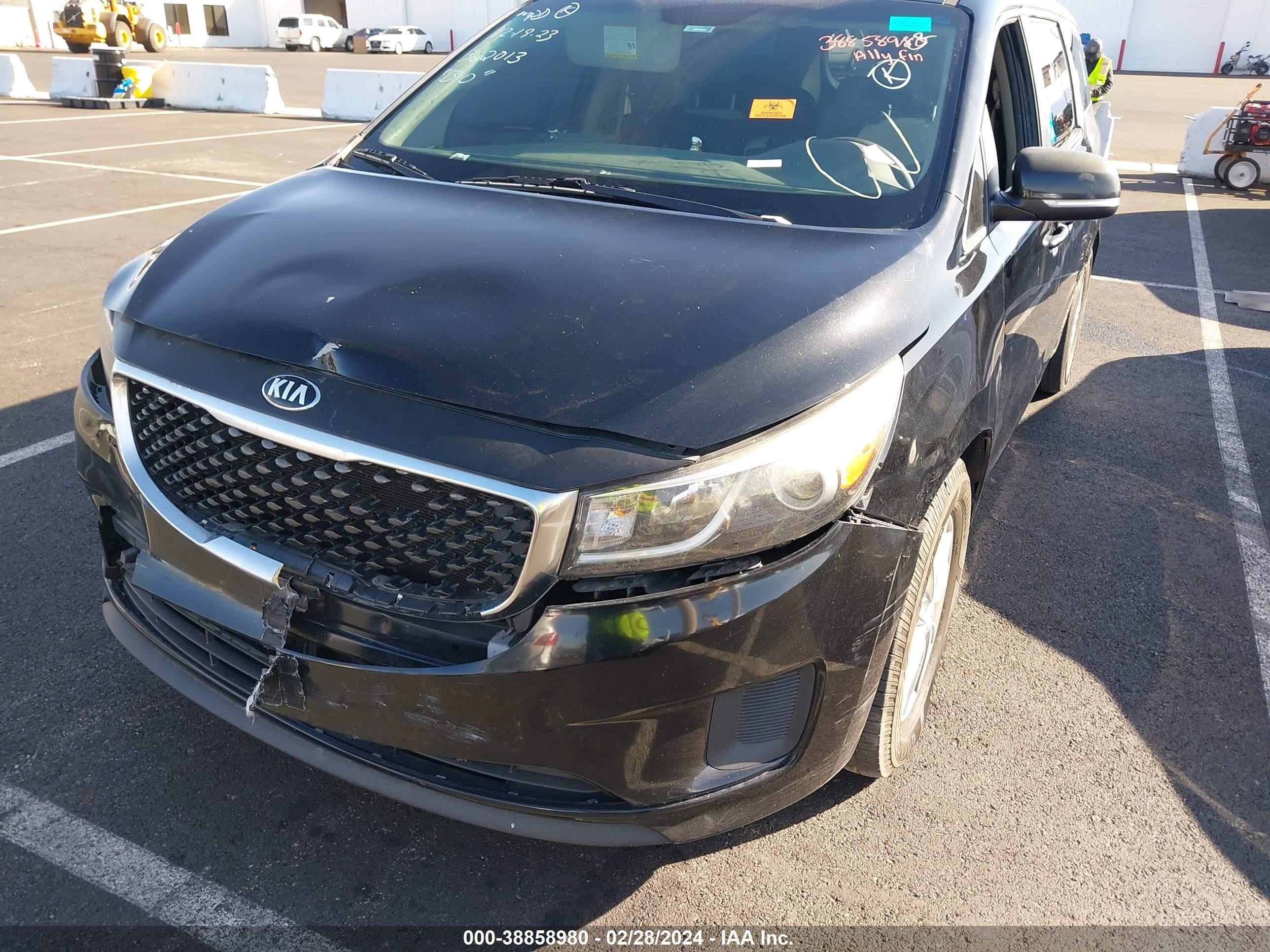 Photo 5 VIN: KNDMB5C1XG6142652 - KIA SEDONA 