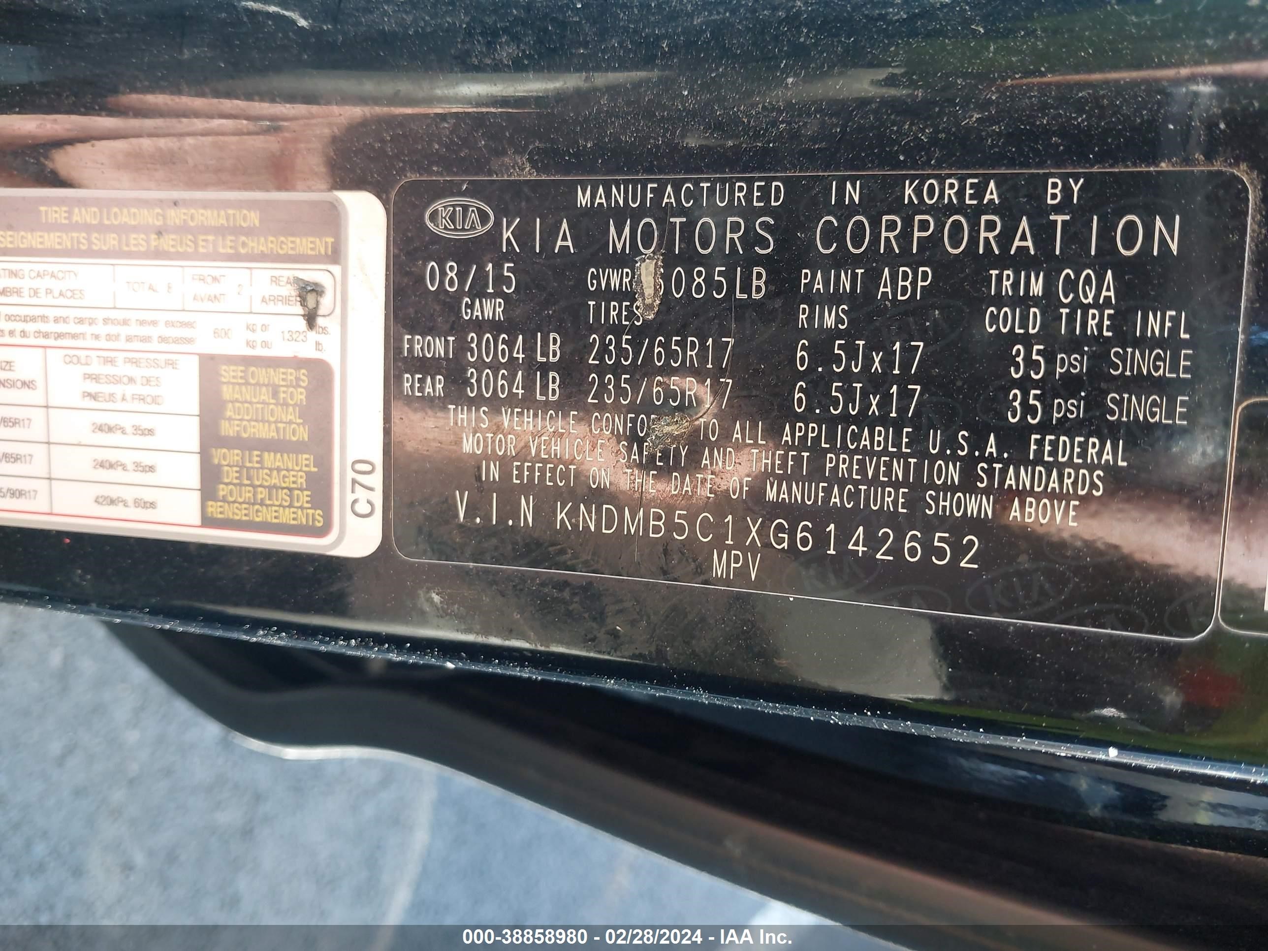 Photo 8 VIN: KNDMB5C1XG6142652 - KIA SEDONA 