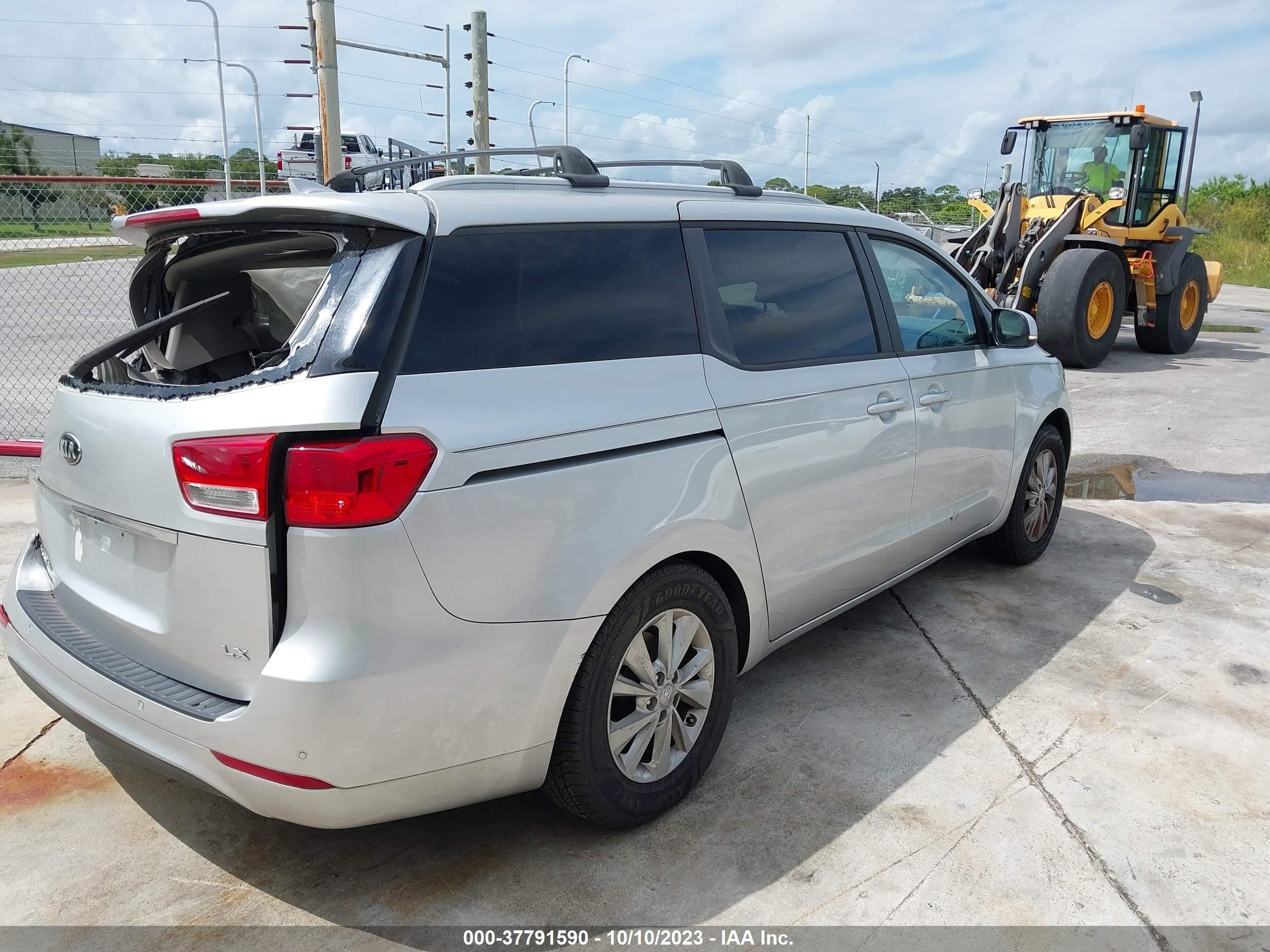 Photo 3 VIN: KNDMB5C1XG6162934 - KIA SEDONA 