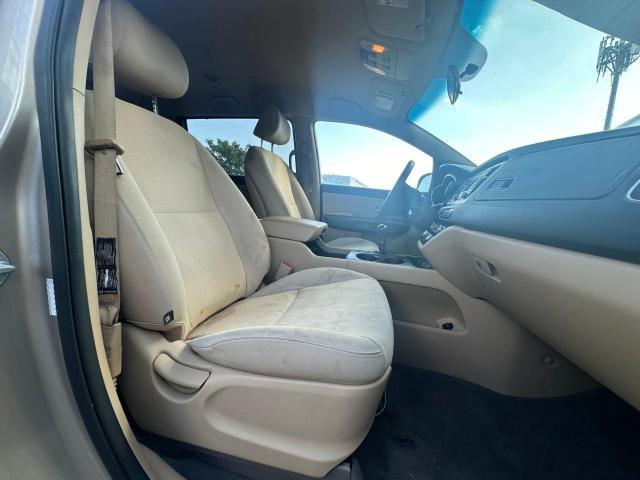 Photo 4 VIN: KNDMB5C1XG6164991 - KIA SEDONA LX 