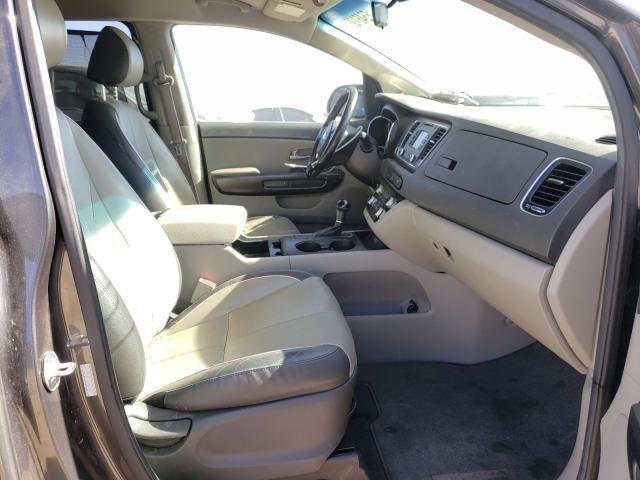 Photo 4 VIN: KNDMB5C1XH6233602 - KIA SEDONA LX 