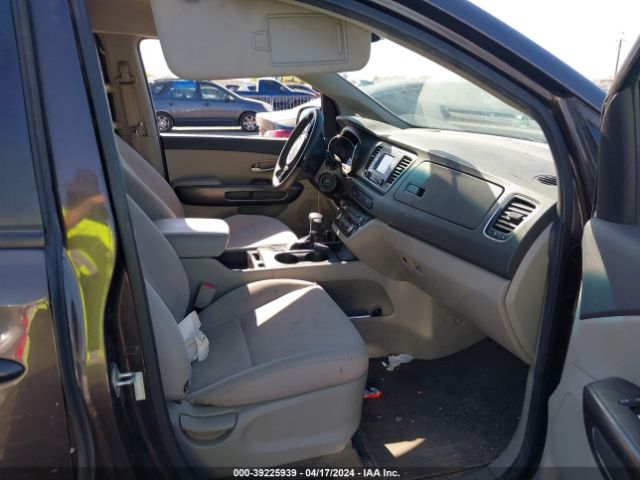 Photo 4 VIN: KNDMB5C1XJ6373087 - KIA SEDONA 