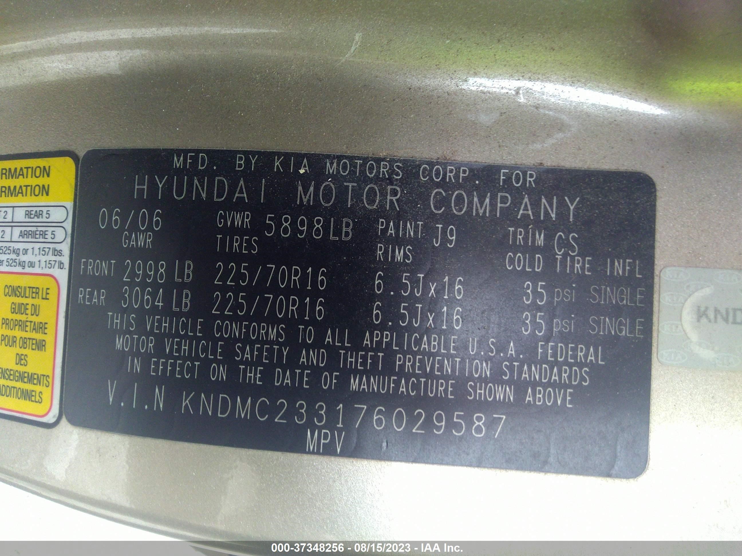 Photo 8 VIN: KNDMC233176029587 - HYUNDAI ENTOURAGE 