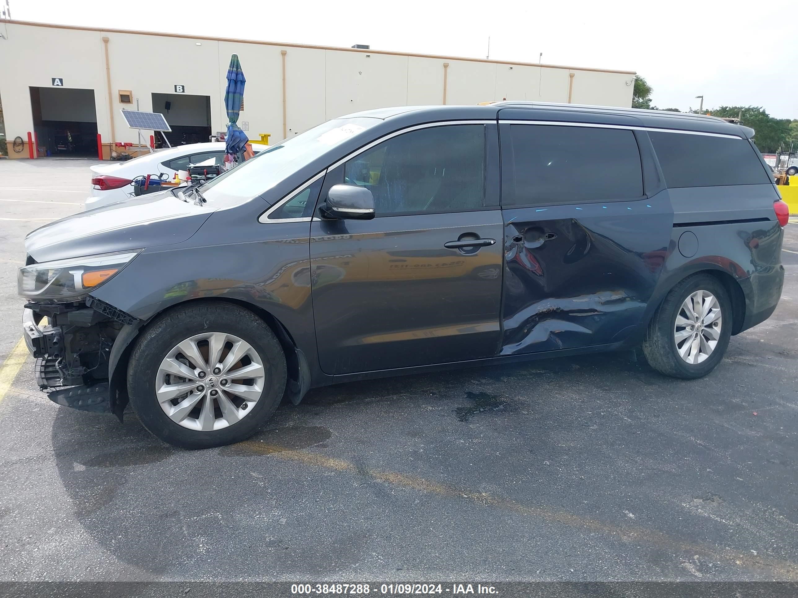 Photo 6 VIN: KNDMC5C10G6159344 - KIA SEDONA 