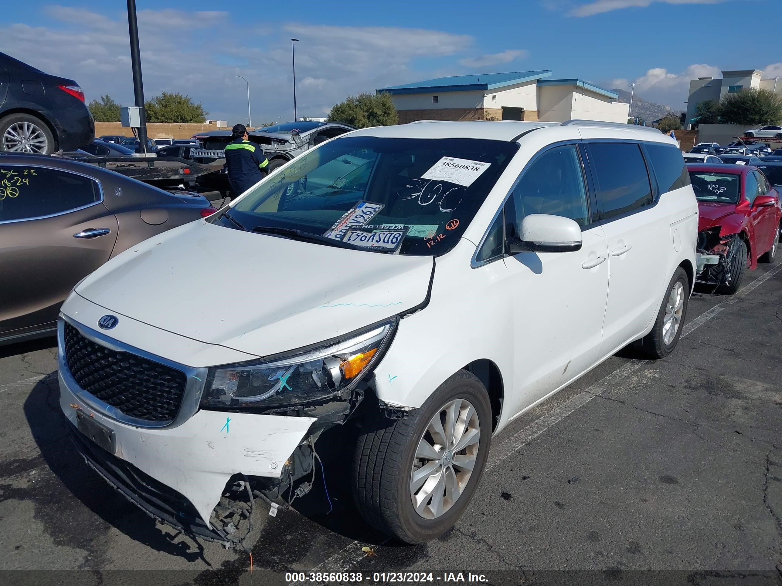 Photo 1 VIN: KNDMC5C12J6373159 - KIA SEDONA 