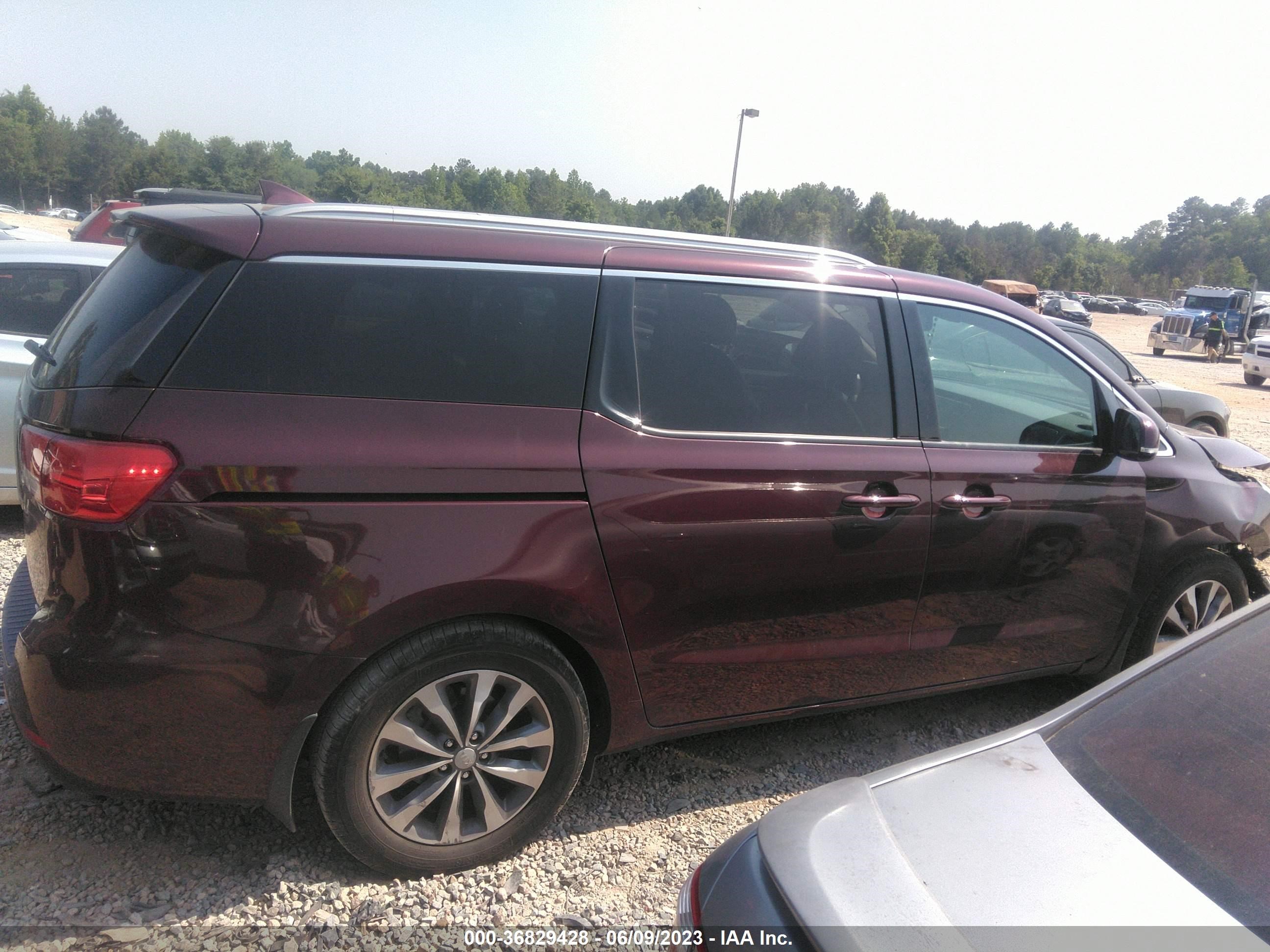 Photo 13 VIN: KNDMC5C17H6317700 - KIA SEDONA 