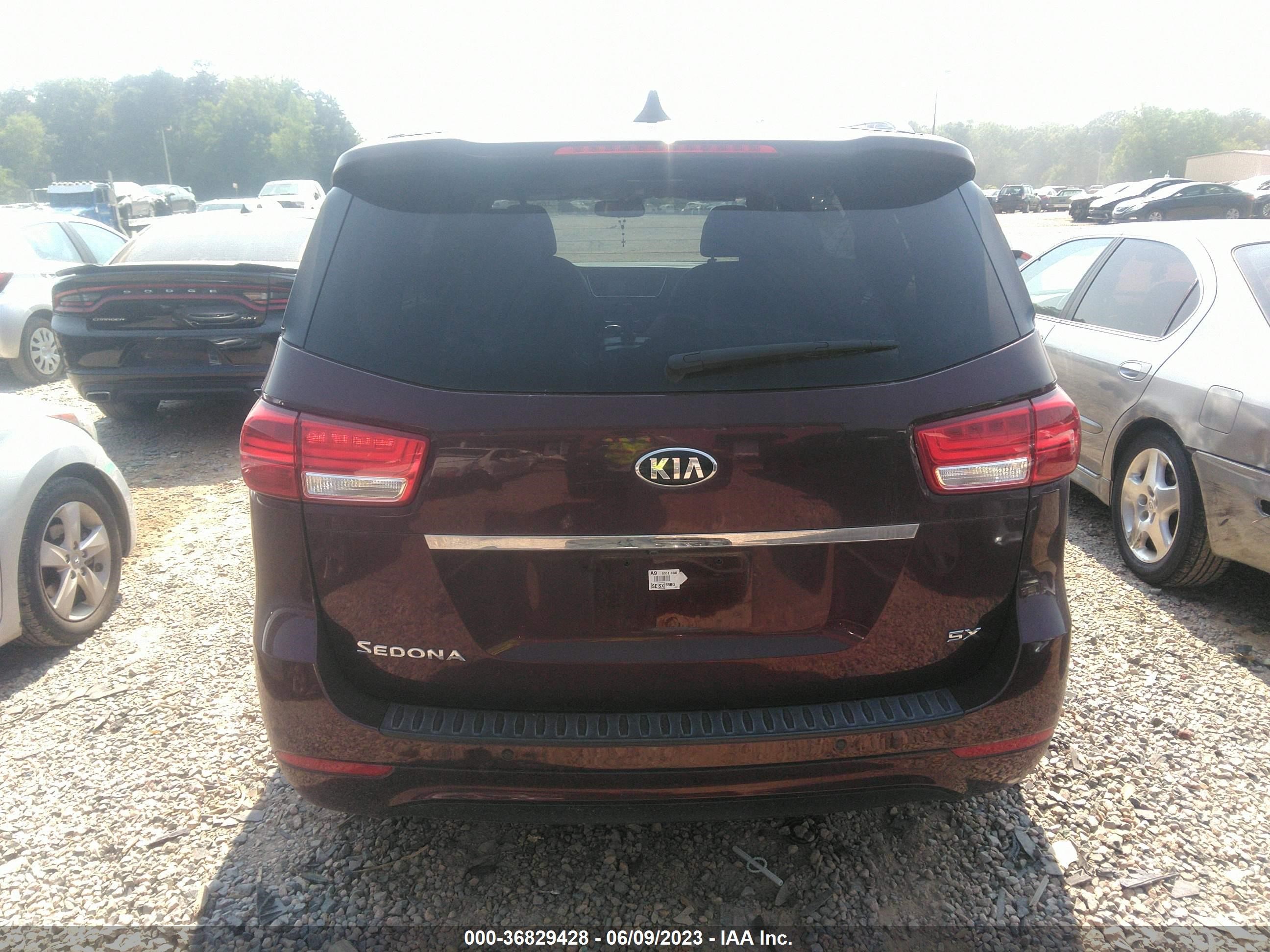 Photo 16 VIN: KNDMC5C17H6317700 - KIA SEDONA 