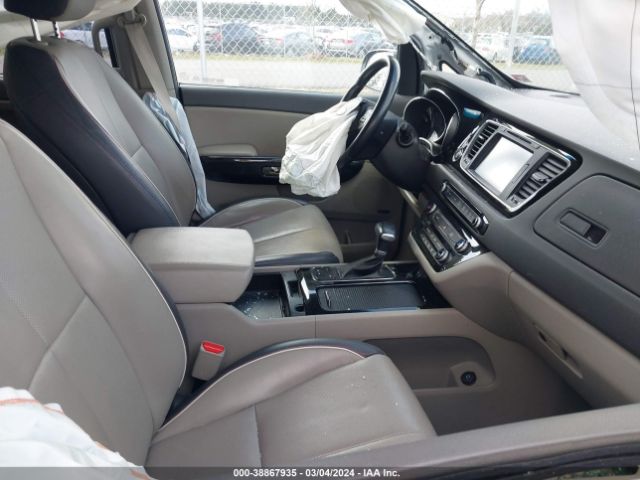 Photo 4 VIN: KNDMC5C17J6352307 - KIA SEDONA 