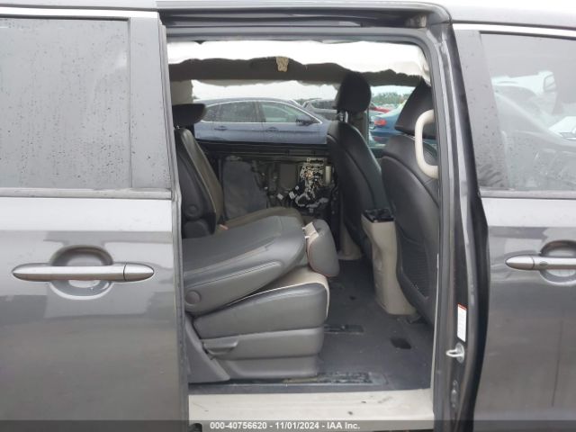 Photo 7 VIN: KNDMC5C18H6323831 - KIA SEDONA 