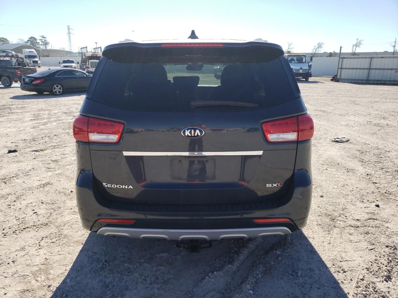 Photo 5 VIN: KNDME5C1XF6020315 - KIA SEDONA 