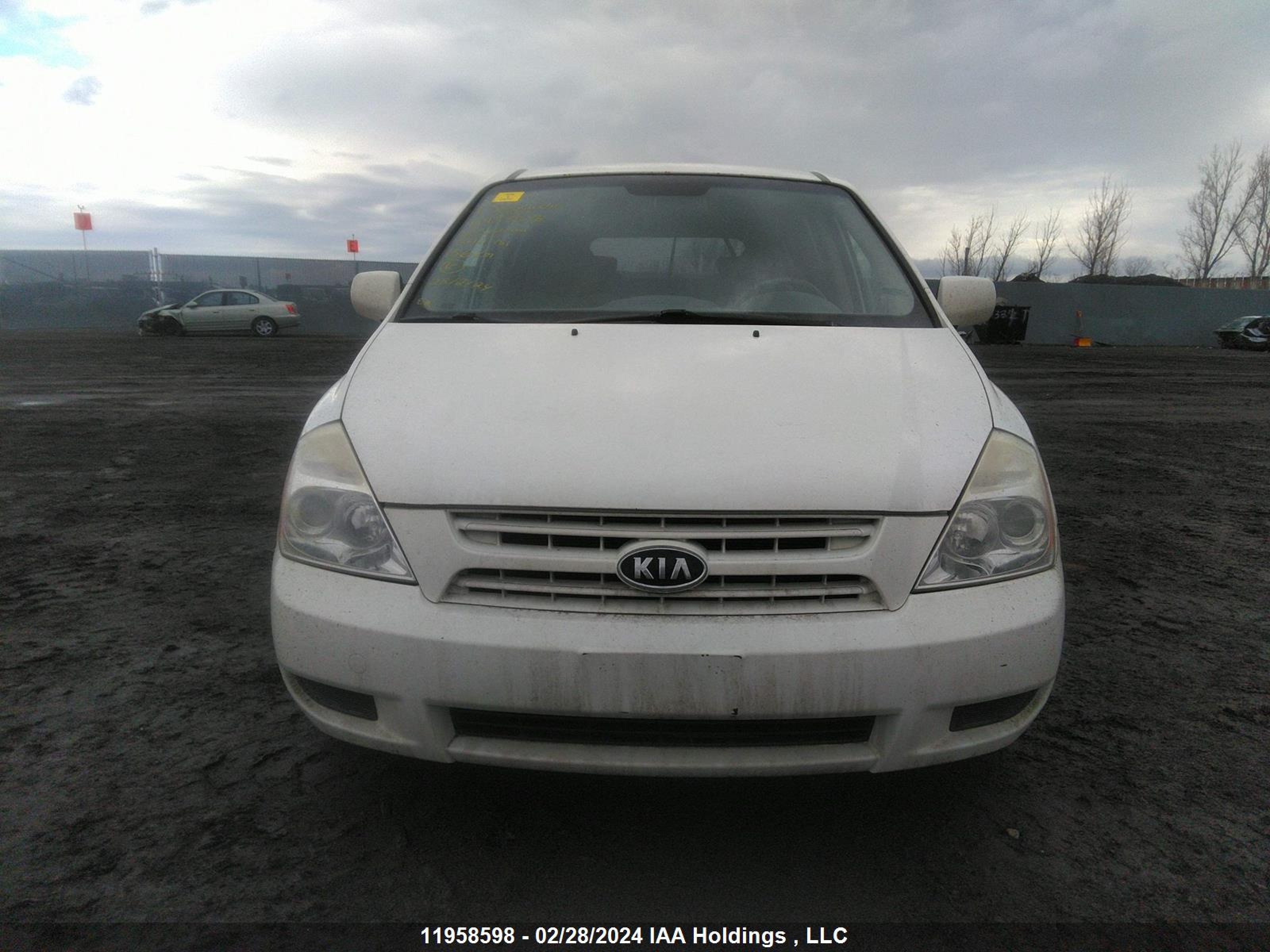 Photo 12 VIN: KNDMG4C37A6340481 - KIA SEDONA 