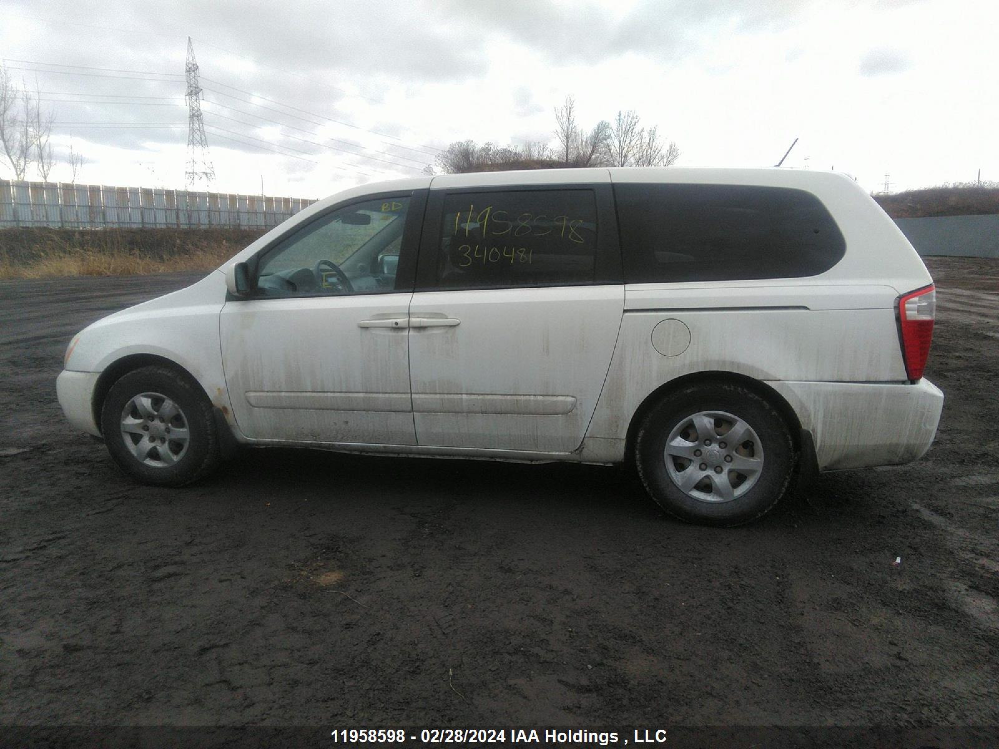 Photo 14 VIN: KNDMG4C37A6340481 - KIA SEDONA 