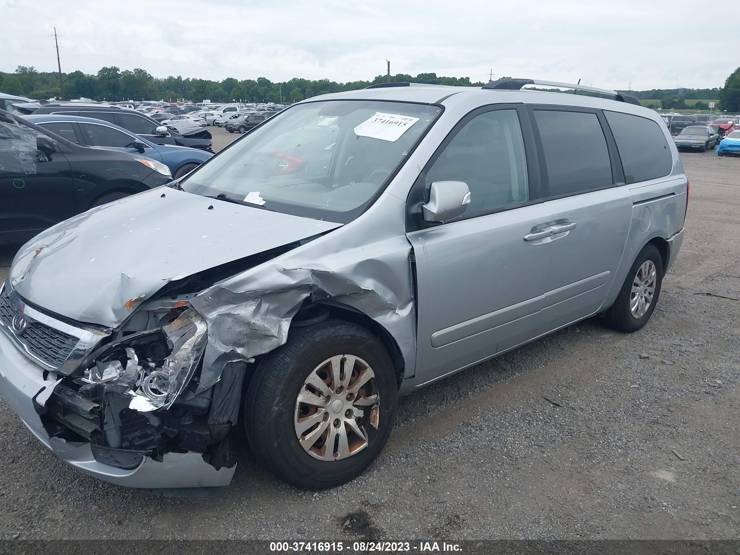 Photo 1 VIN: KNDMG4C70B6408642 - KIA SEDONA 