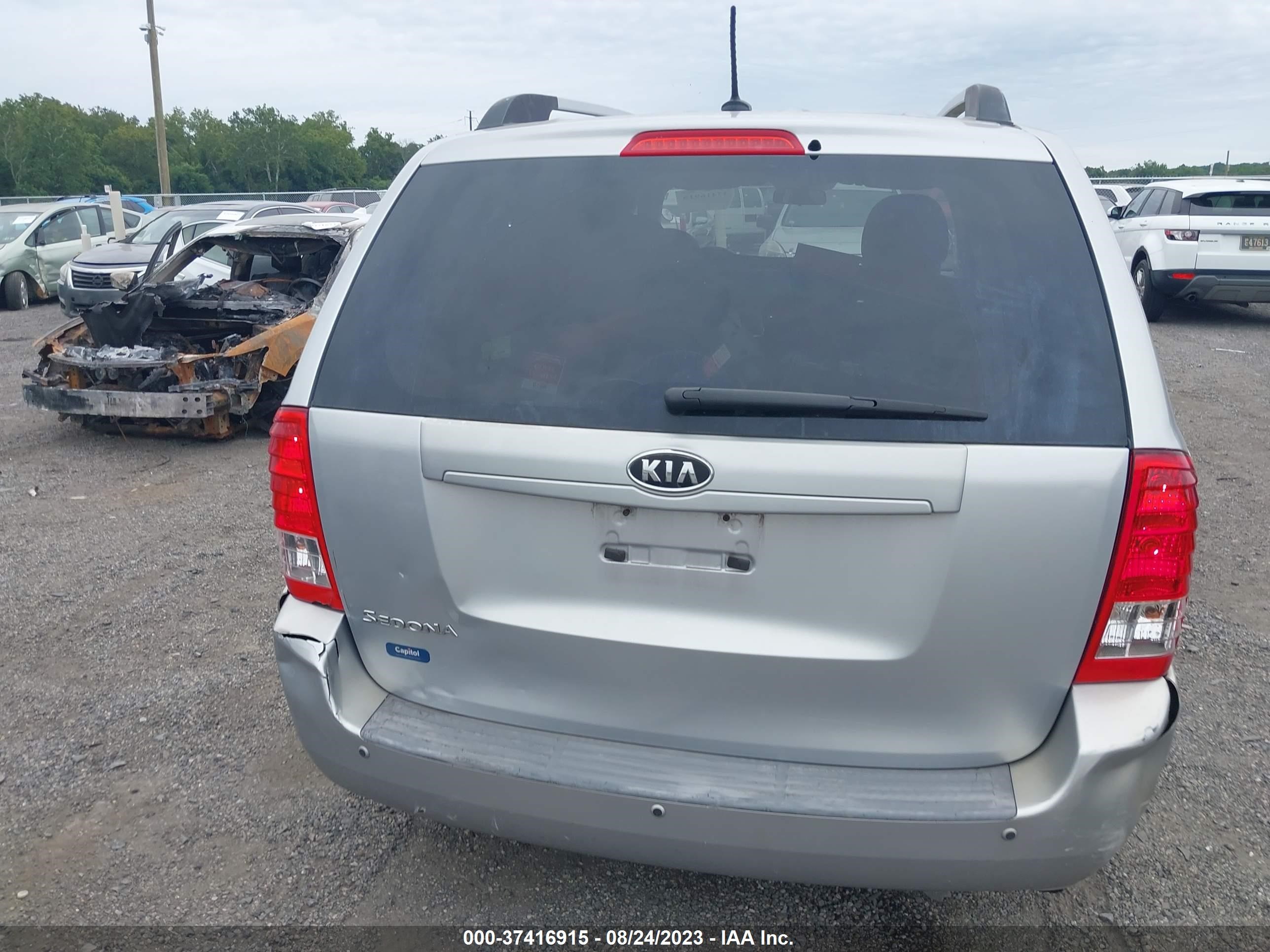 Photo 15 VIN: KNDMG4C70B6408642 - KIA SEDONA 