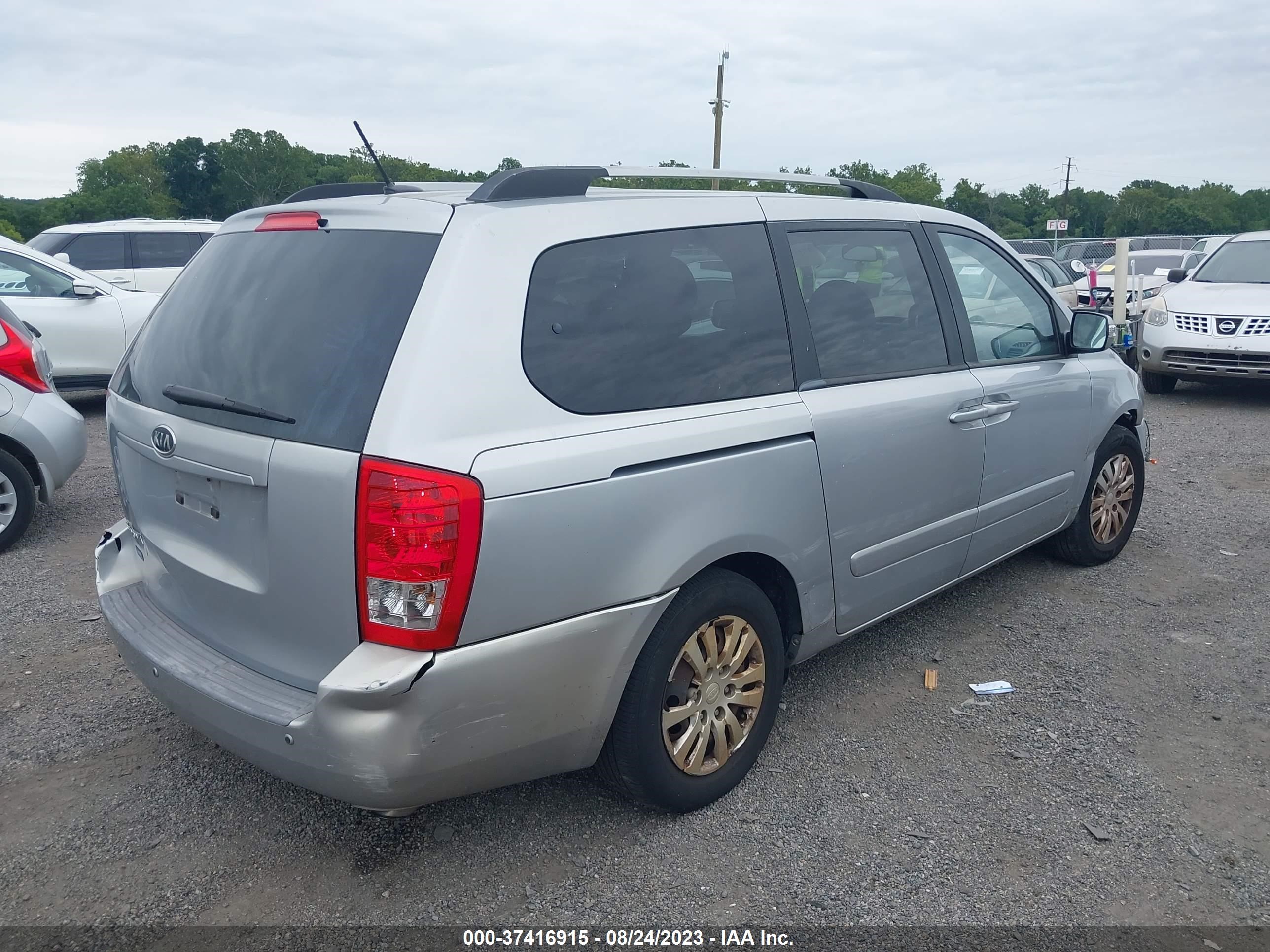 Photo 3 VIN: KNDMG4C70B6408642 - KIA SEDONA 