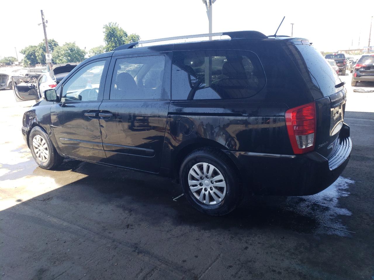 Photo 1 VIN: KNDMG4C73B6374468 - KIA SEDONA 