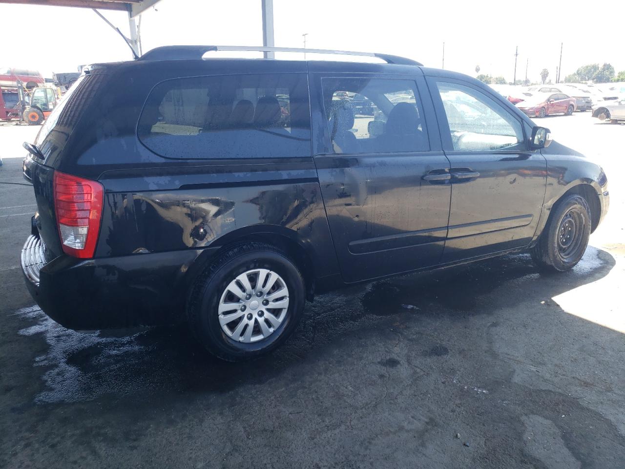 Photo 2 VIN: KNDMG4C73B6374468 - KIA SEDONA 