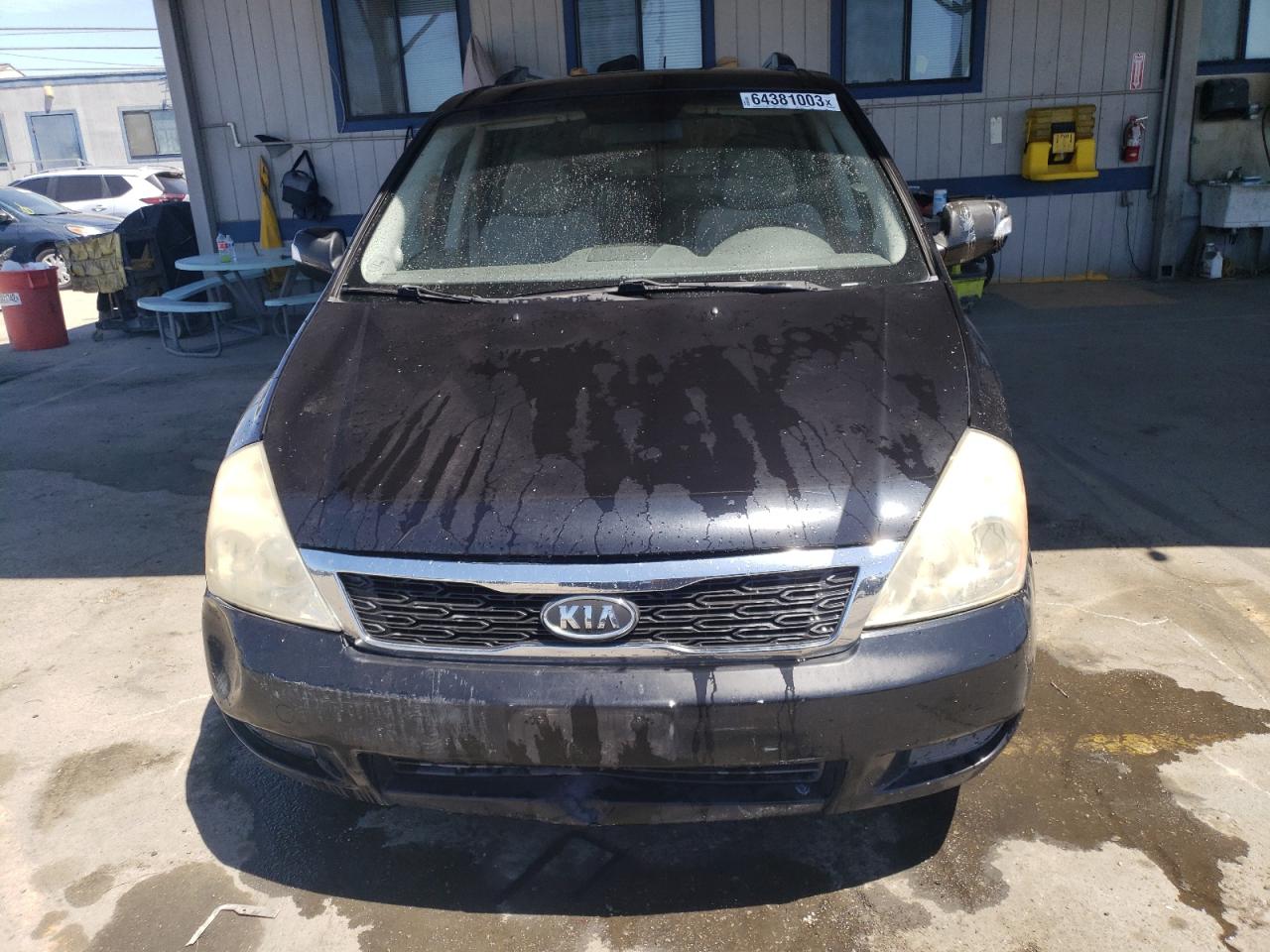 Photo 4 VIN: KNDMG4C73B6374468 - KIA SEDONA 