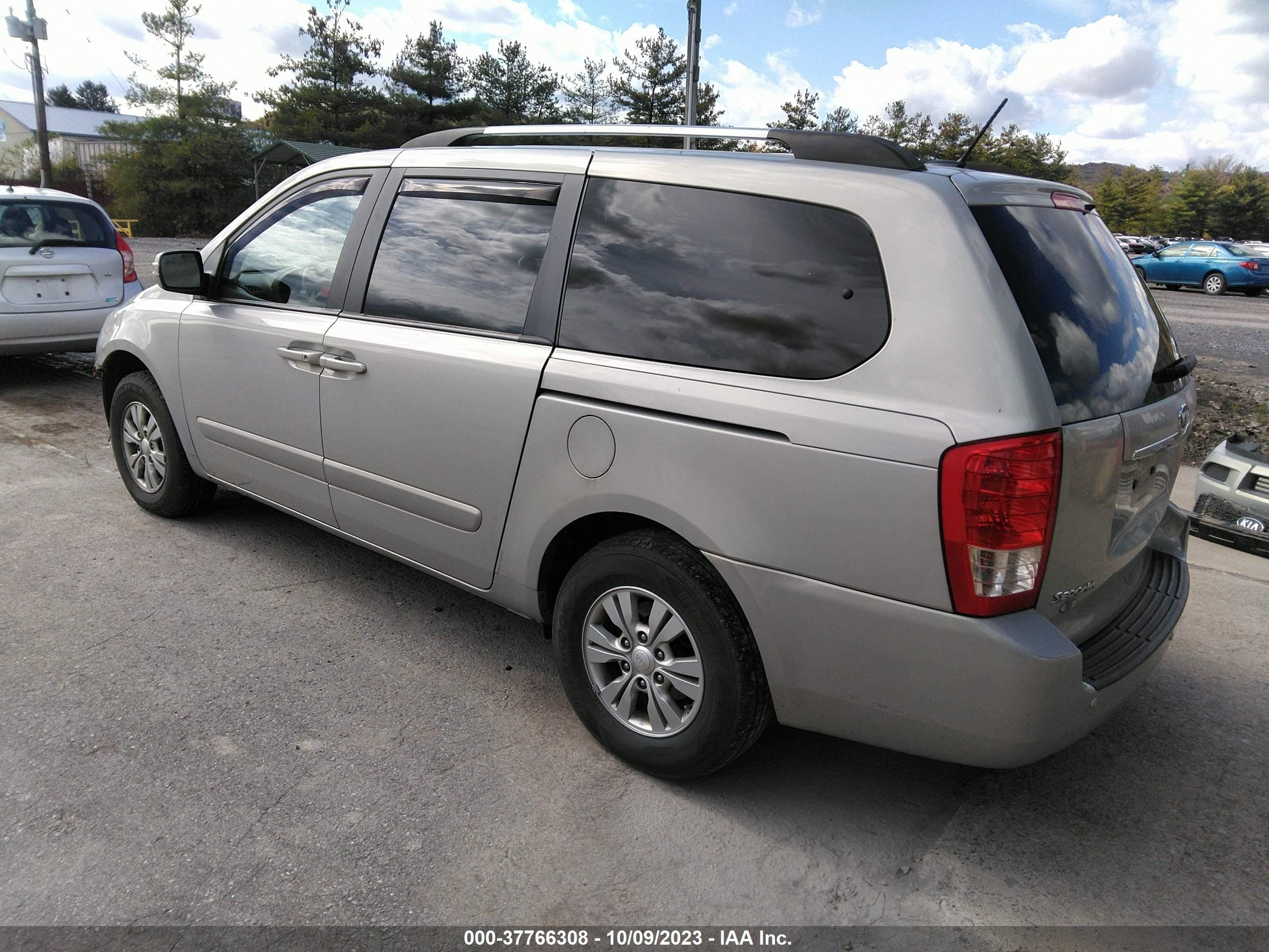 Photo 2 VIN: KNDMG4C73C6485278 - KIA SEDONA 