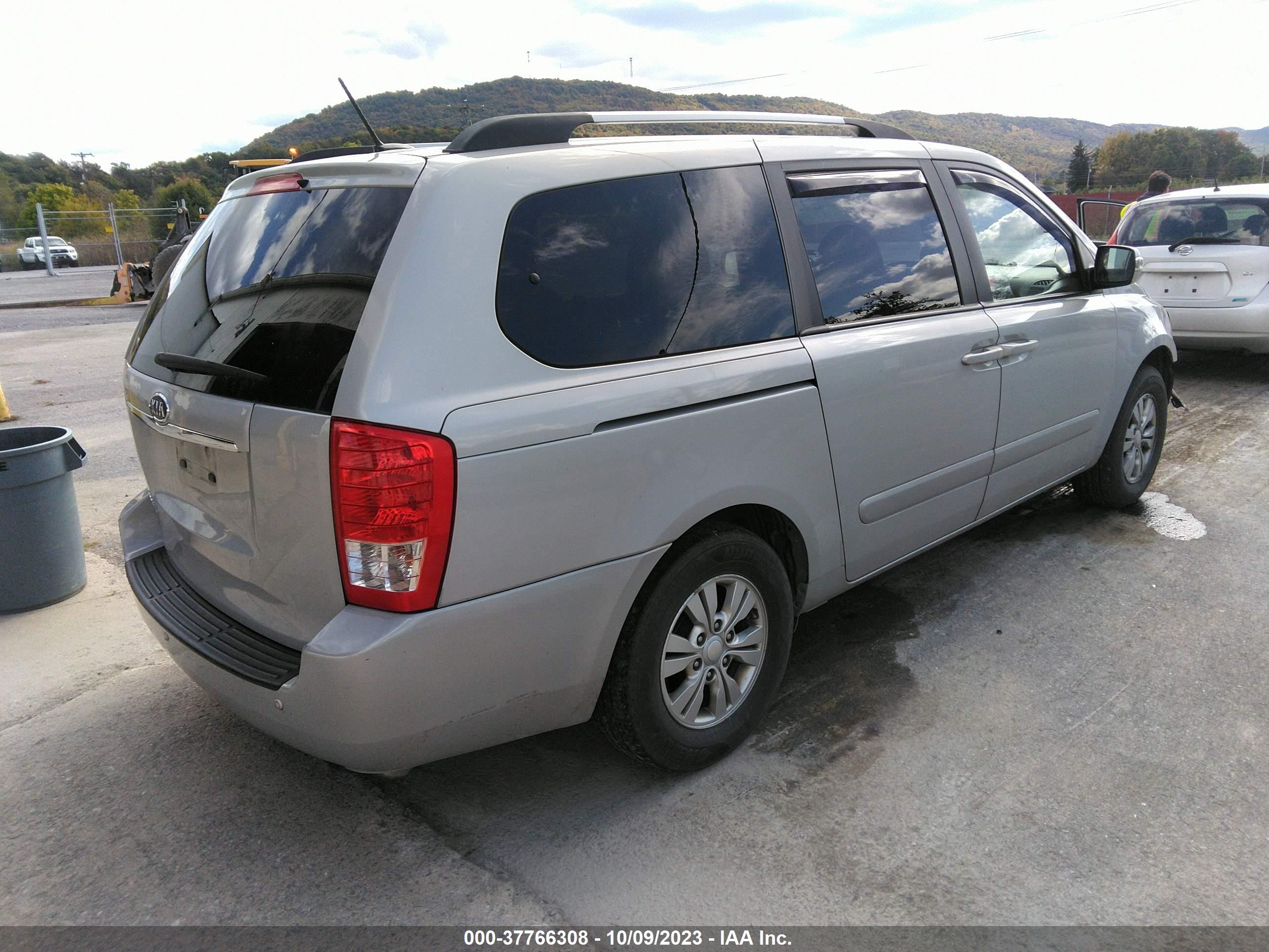 Photo 3 VIN: KNDMG4C73C6485278 - KIA SEDONA 