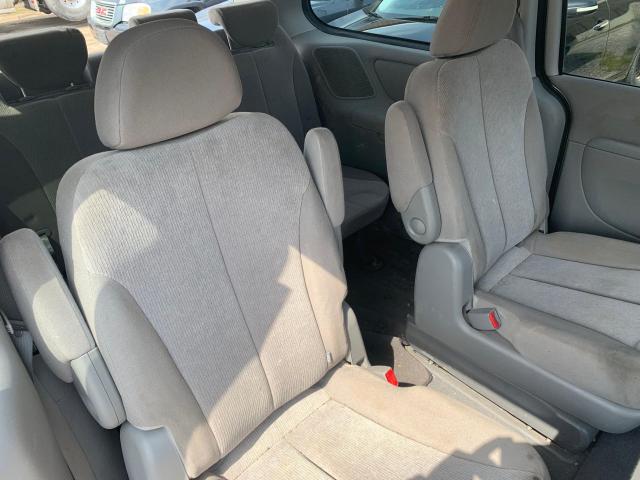 Photo 5 VIN: KNDMG4C74B6388783 - KIA SEDONA LX 