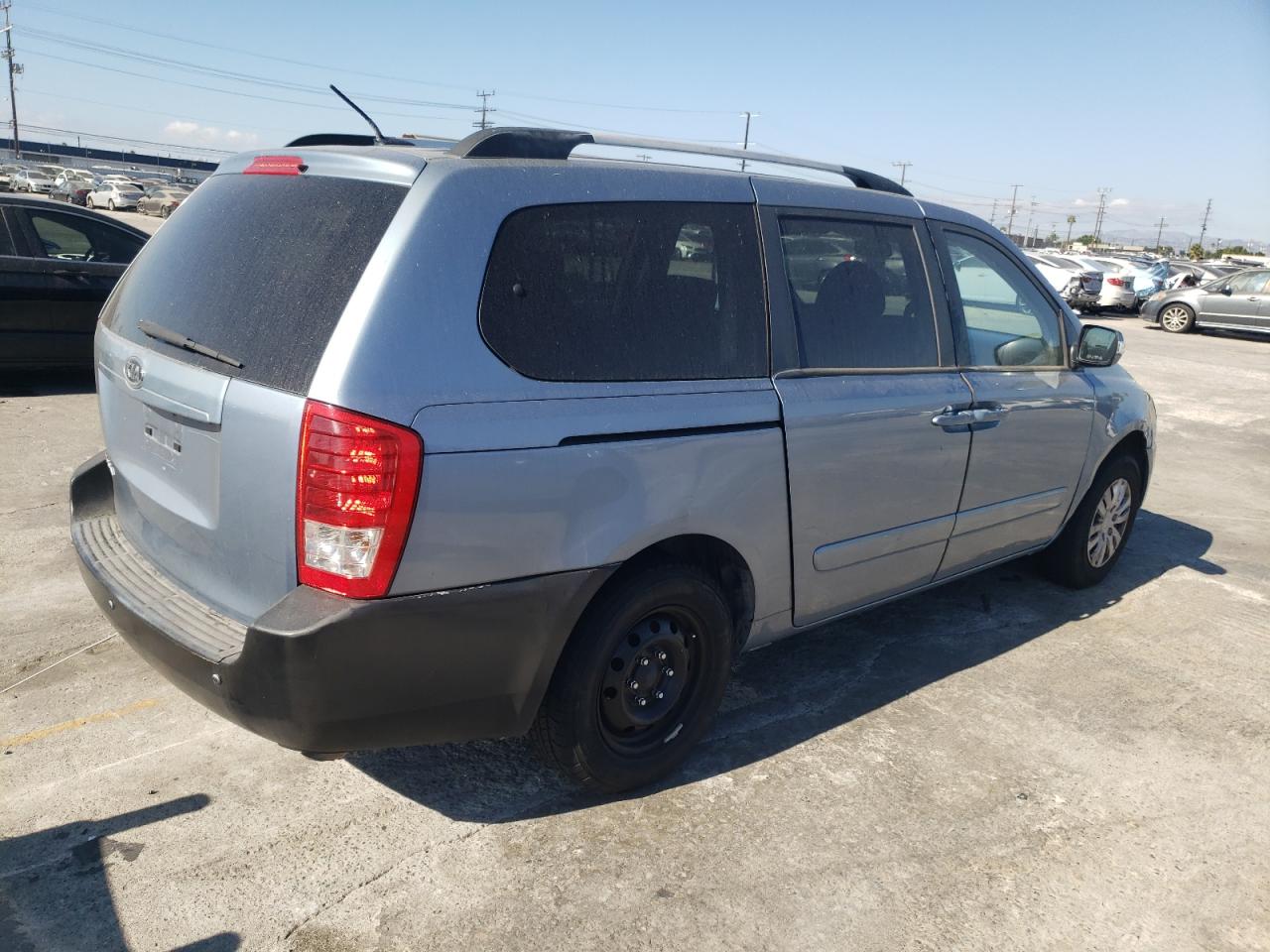 Photo 2 VIN: KNDMG4C74C6443699 - KIA SEDONA 