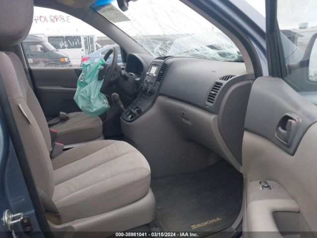 Photo 4 VIN: KNDMG4C75B6380840 - KIA SEDONA 