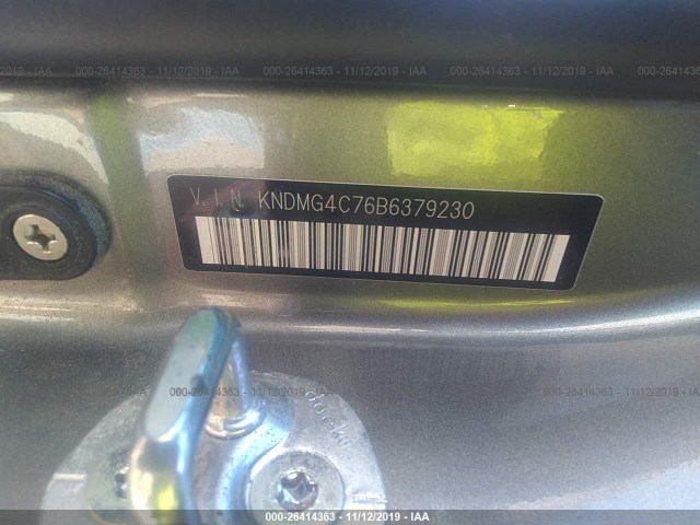 Photo 8 VIN: KNDMG4C76B6379230 - KIA SEDONA 