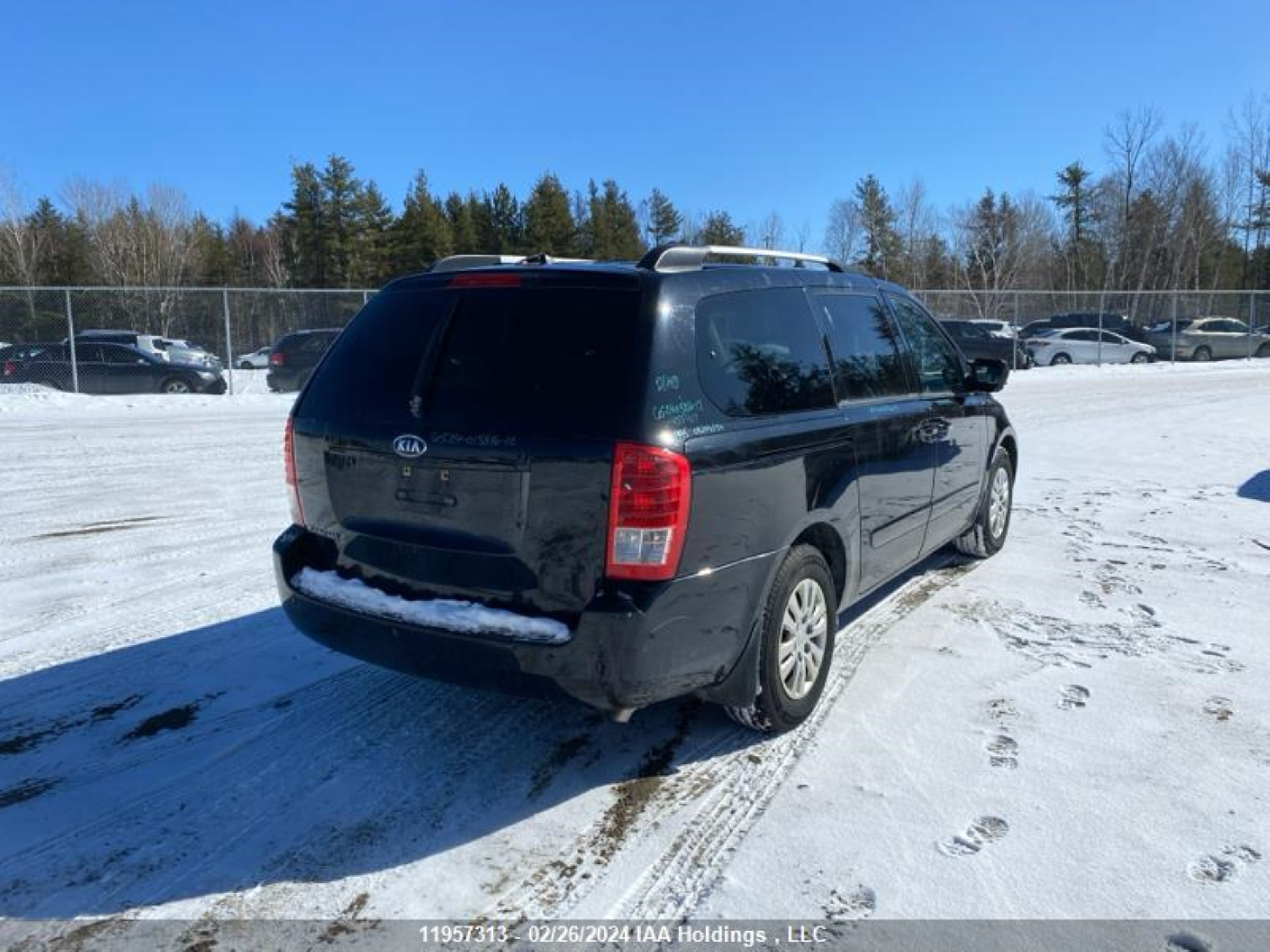 Photo 2 VIN: KNDMG4C76C6455417 - KIA SEDONA 